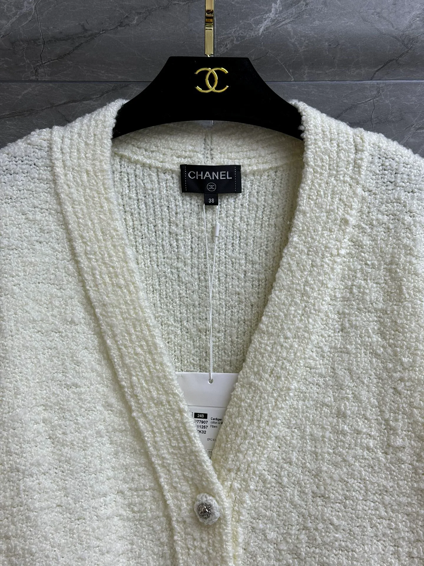 V-neck lotus sleeve cardigan - Ultra-Collectible