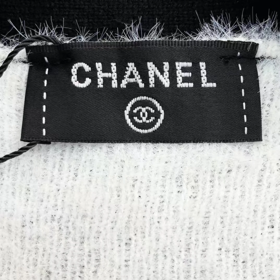 large logo cardigan sweater - Ultra-Collectible