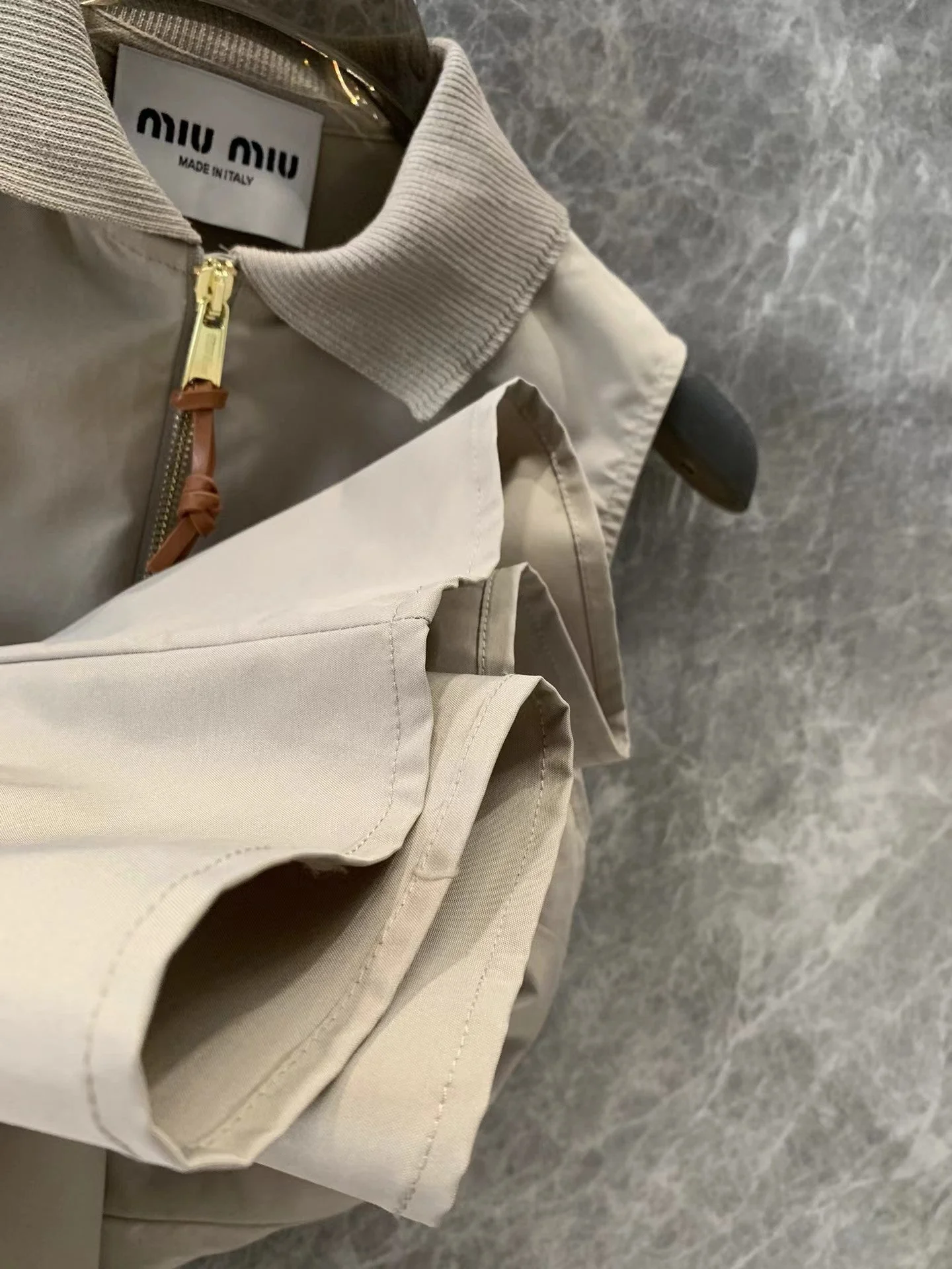 New lapel half zipper micro logo vest dress - Ultra-Collectible