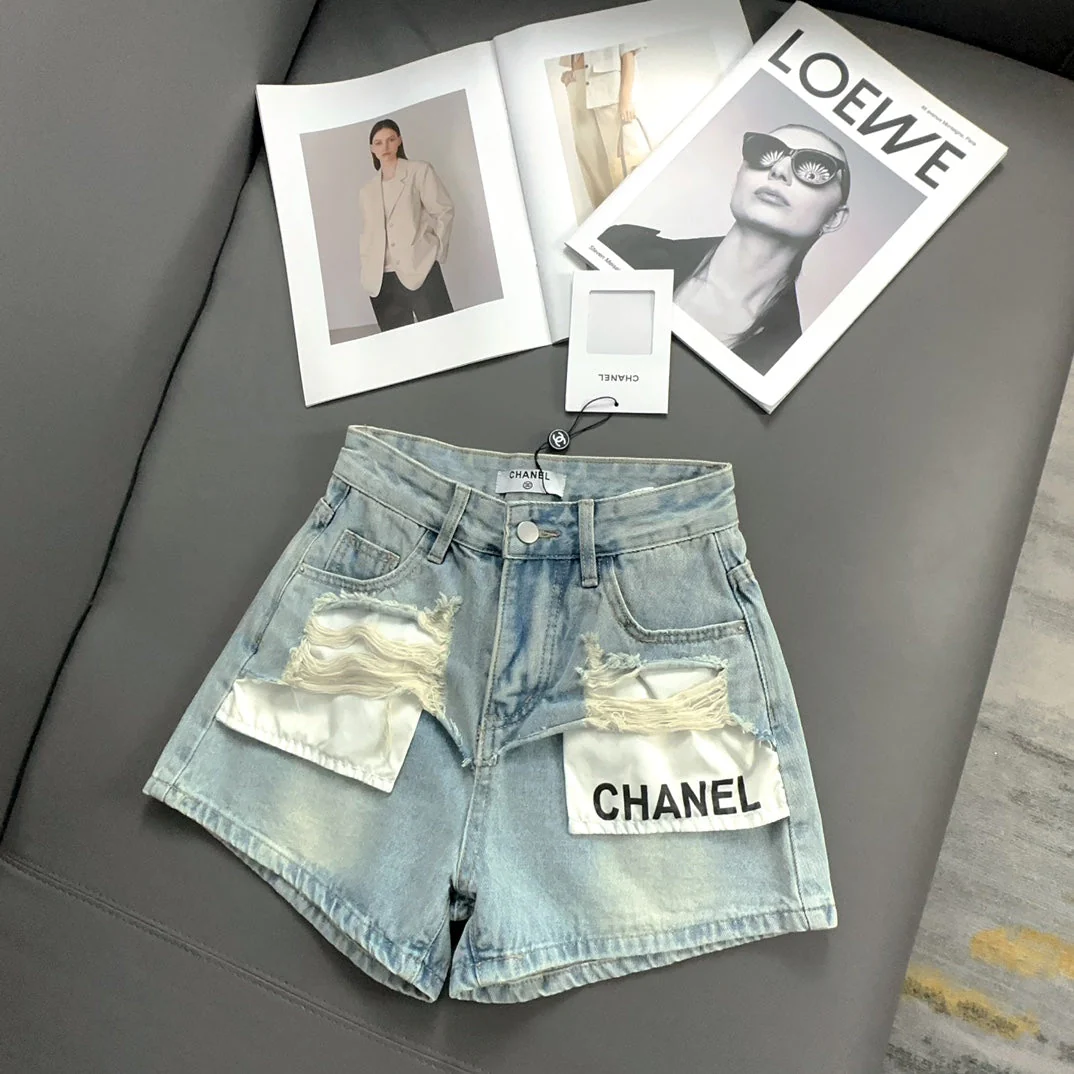 Pocket hole denim shorts - Ultra-Collectible