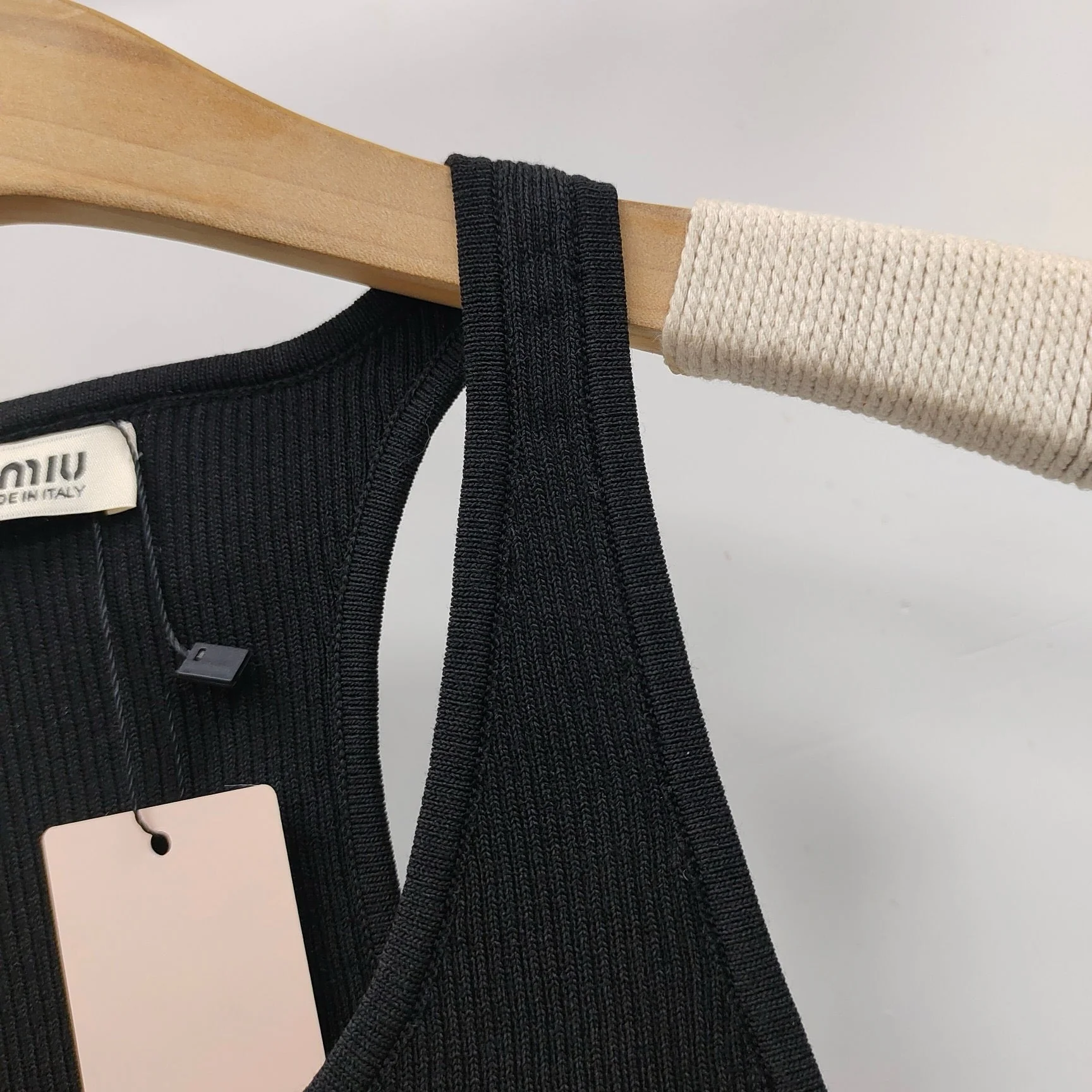 Sports knitted vest - Ultra-Collectible