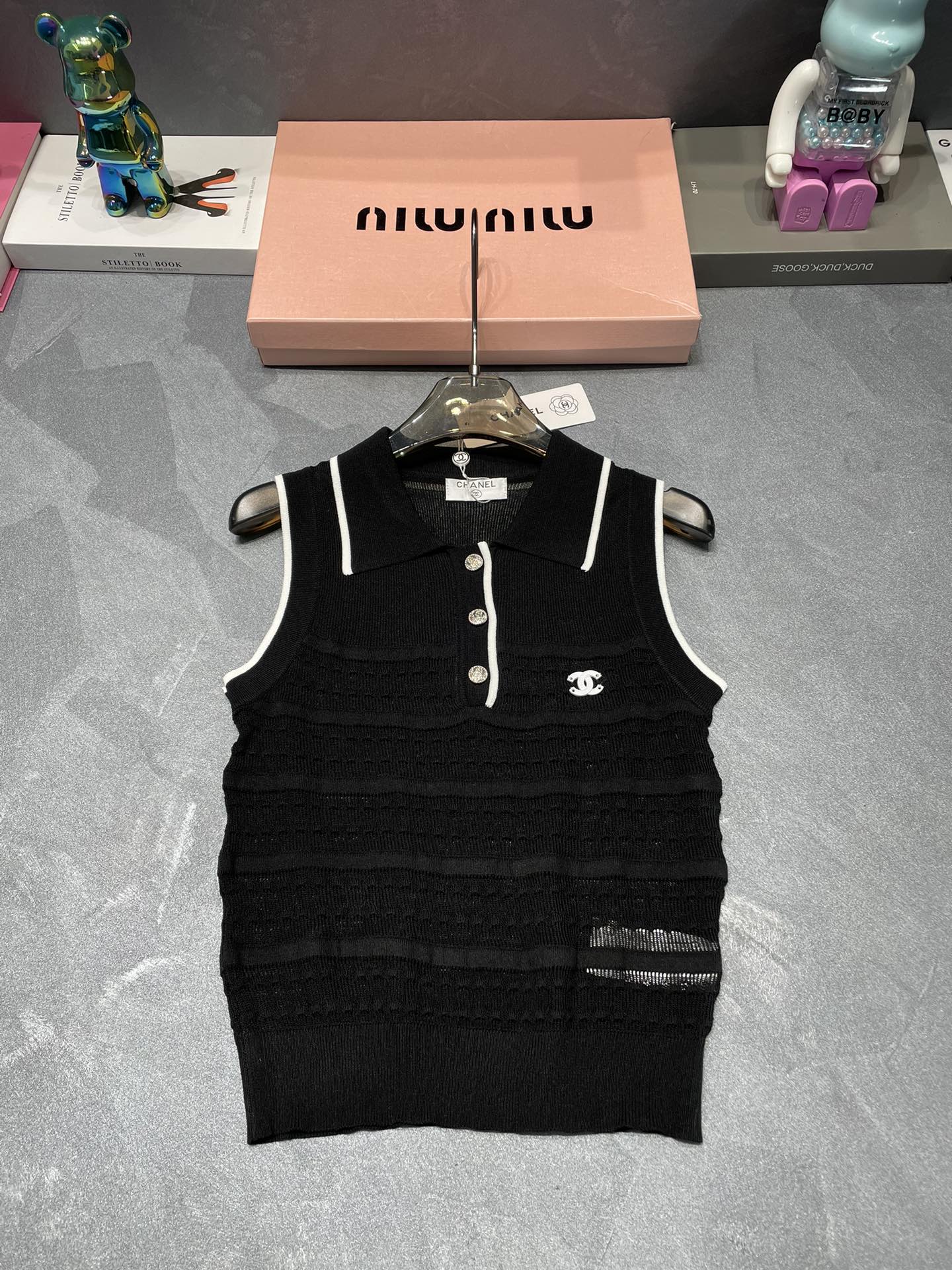 Lapel contrast light knitted vest - Ultra-Collectible