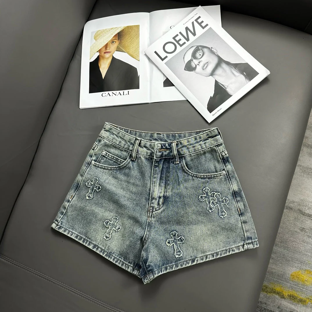 Cross patch embroidered vintage denim shorts - Ultra-Collectible