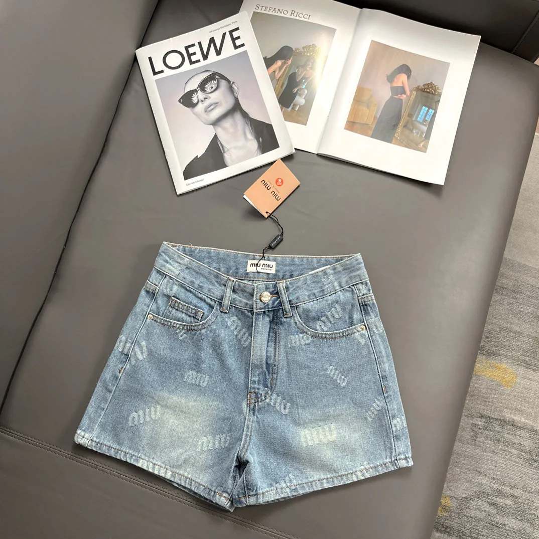 Washed denim shorts with jacquard pattern - Ultra-Collectible