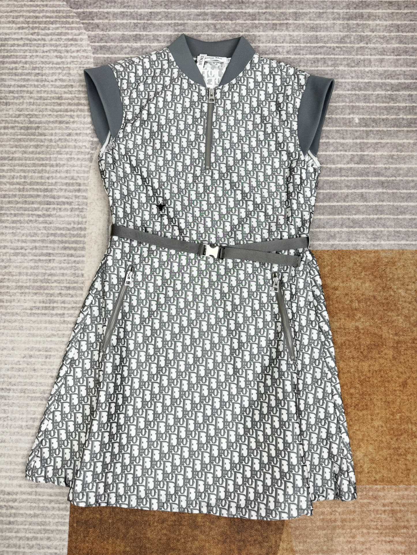 Slim fit presbyopia dress - Ultra-Collectible