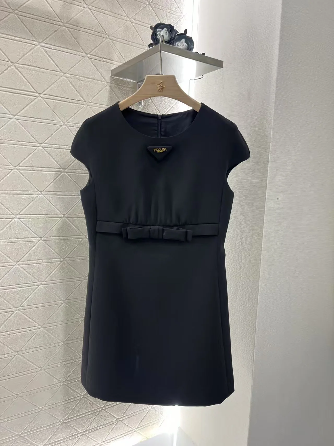 Bow short sleeve dress - Ultra-Collectible