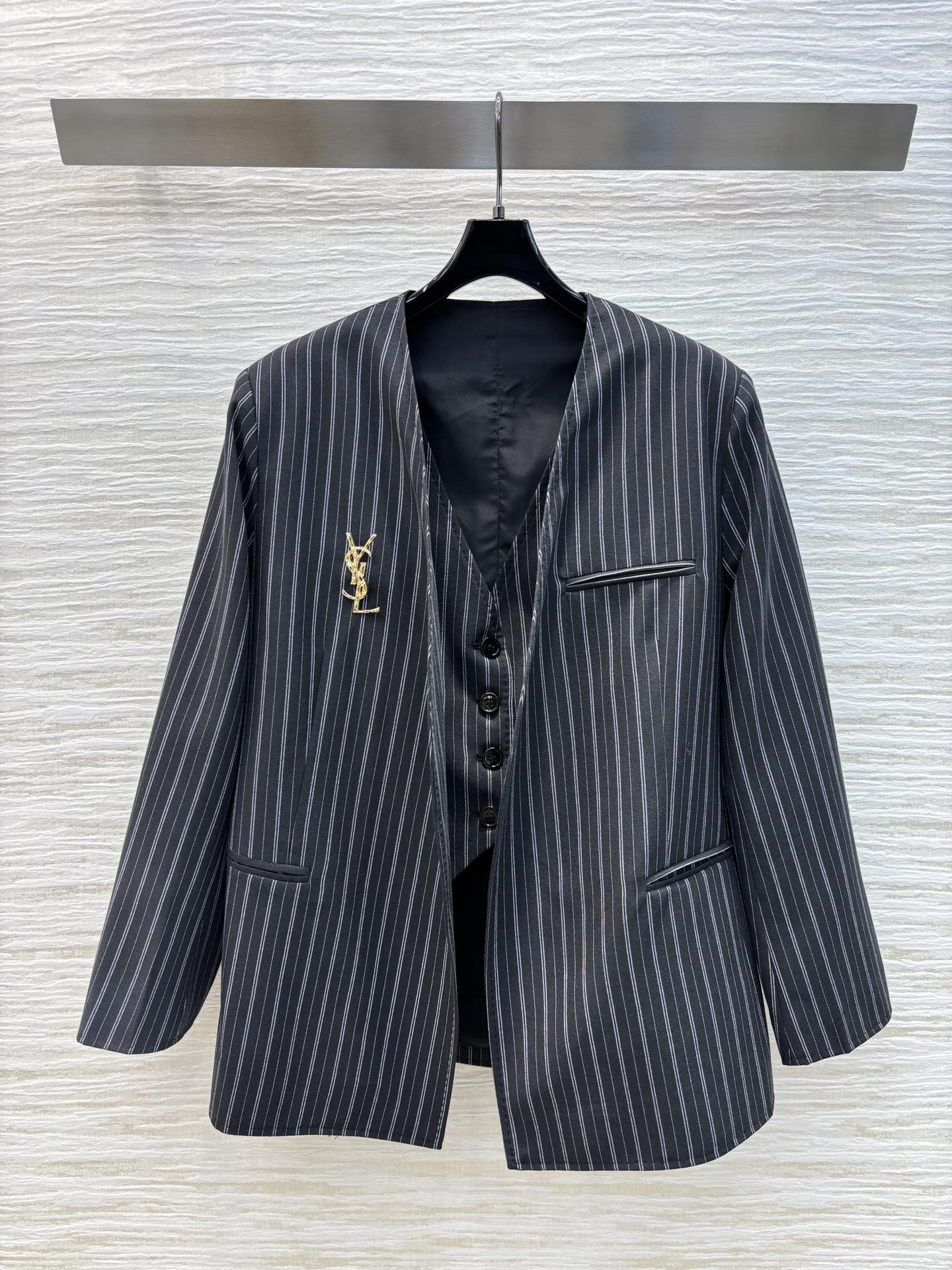 Striped layered blazer - Ultra-Collectible