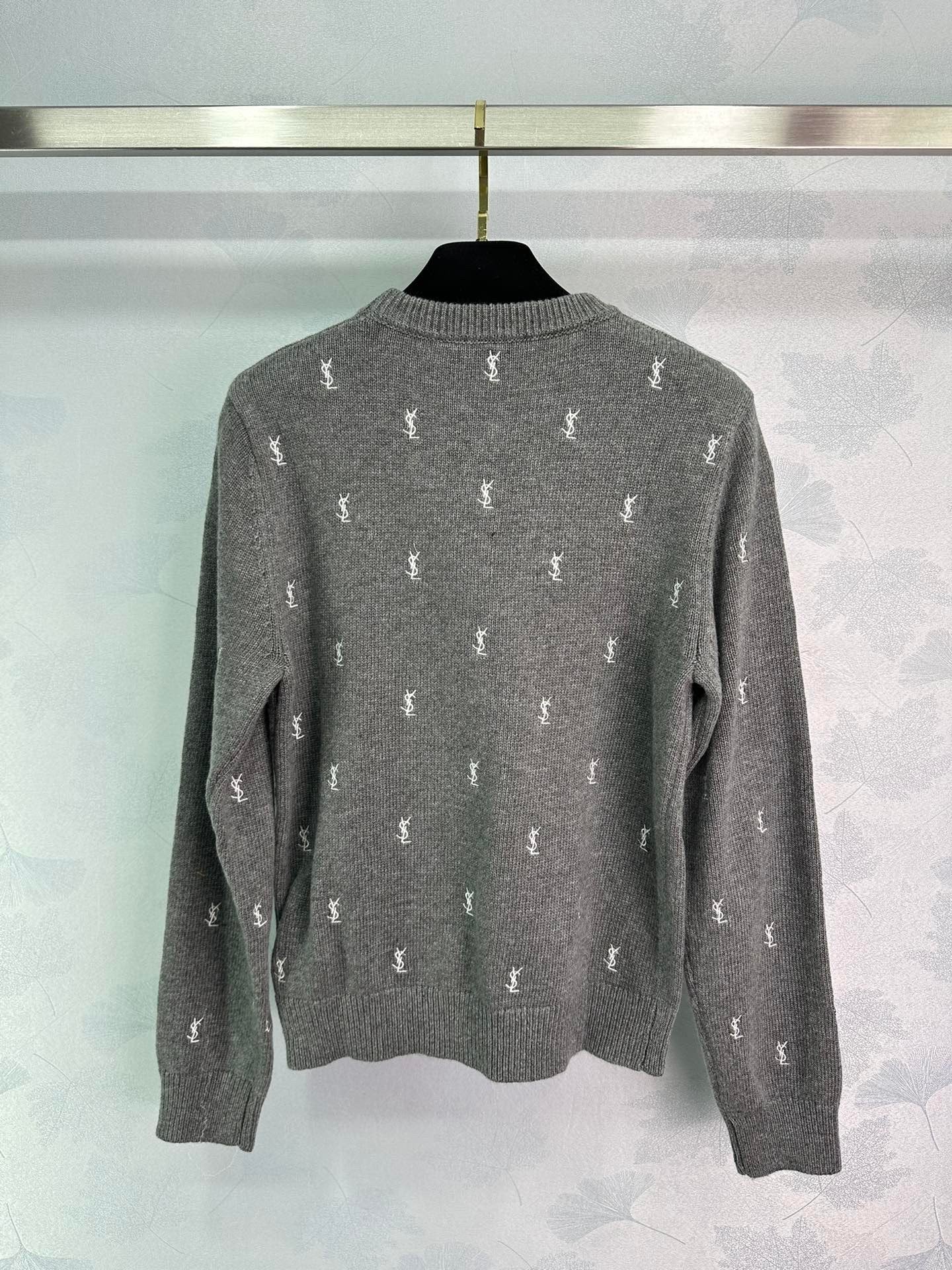 Manfu embroidered round neck long sleeve sweater - Ultra-Collectible