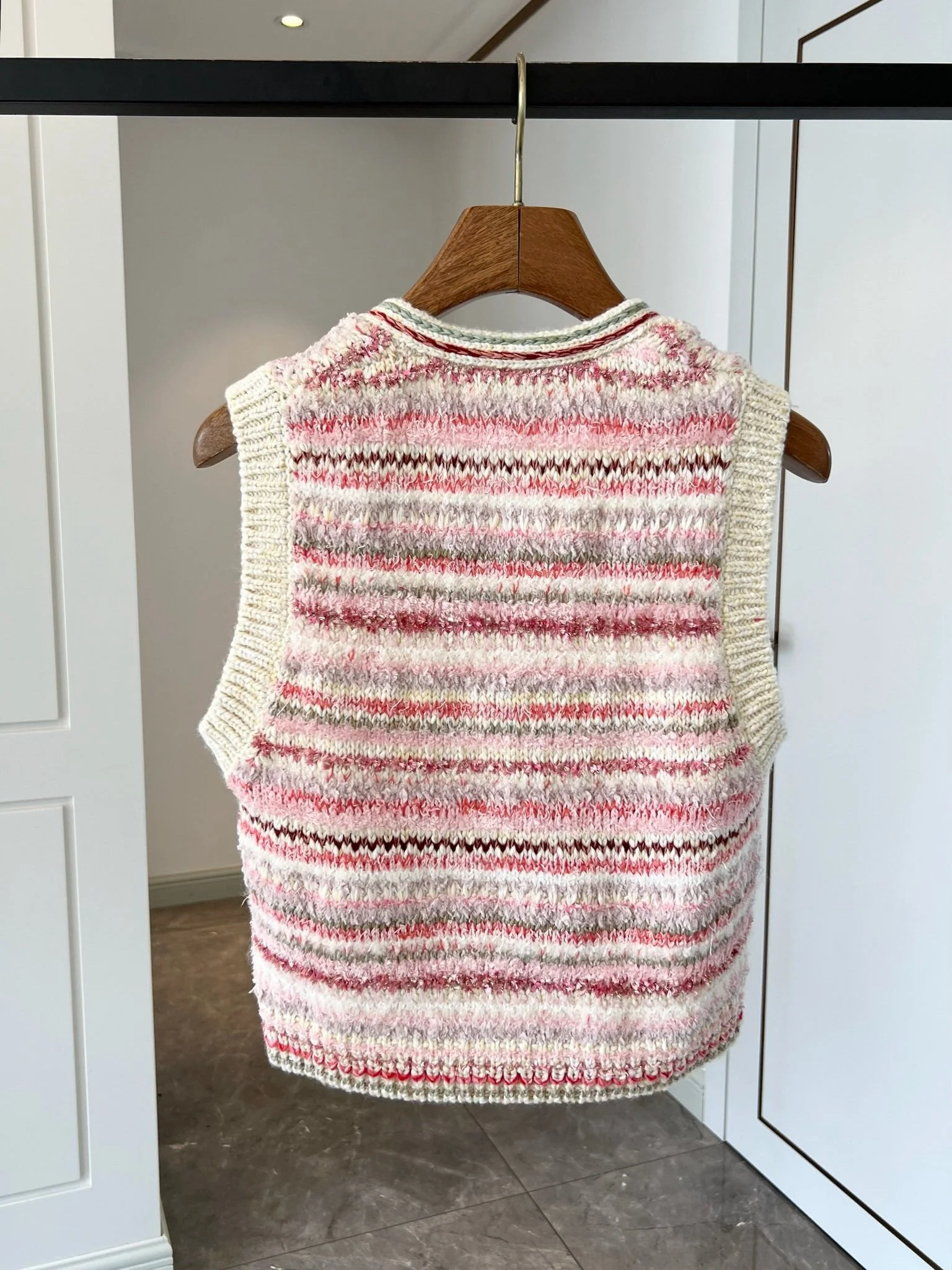 Block Color Stripe Knit Vest - Ultra-Collectible