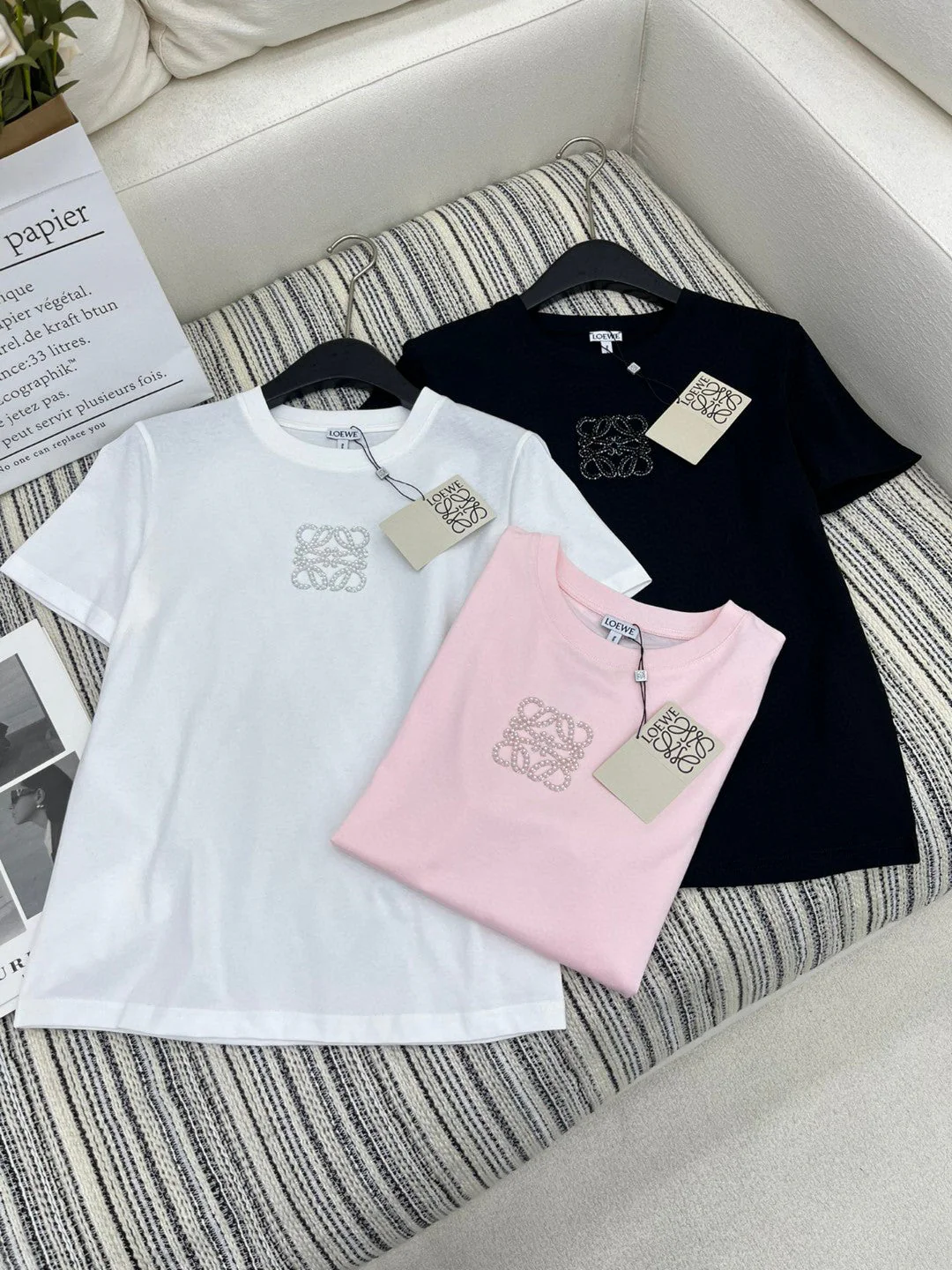 Three color T-shirt - Ultra-Collectible