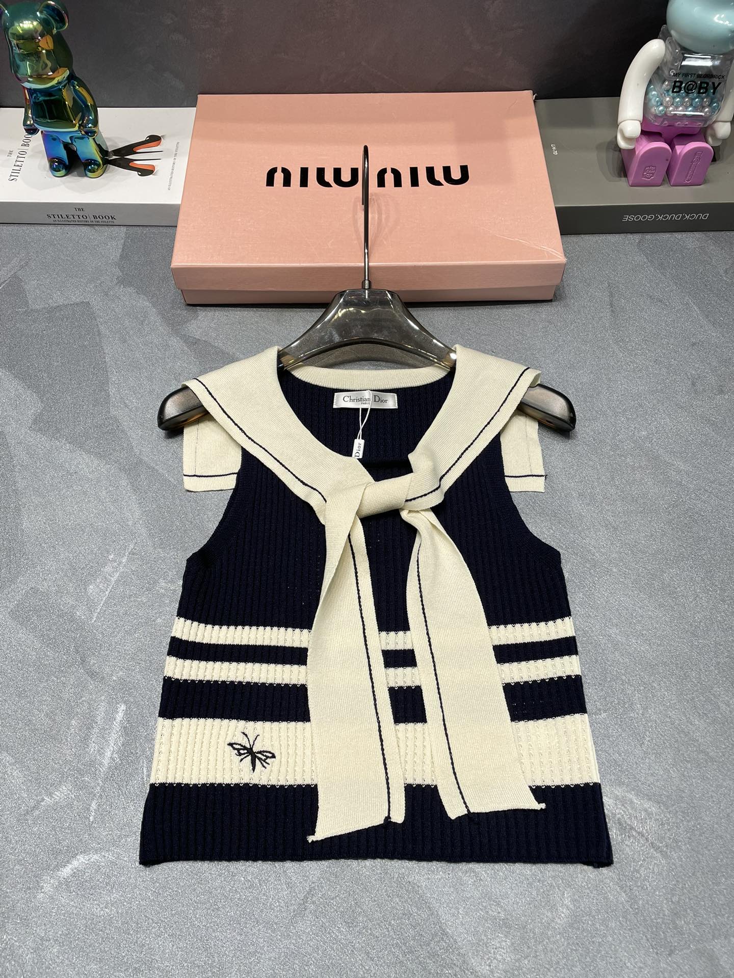 Navy knitted vest - Ultra-Collectible