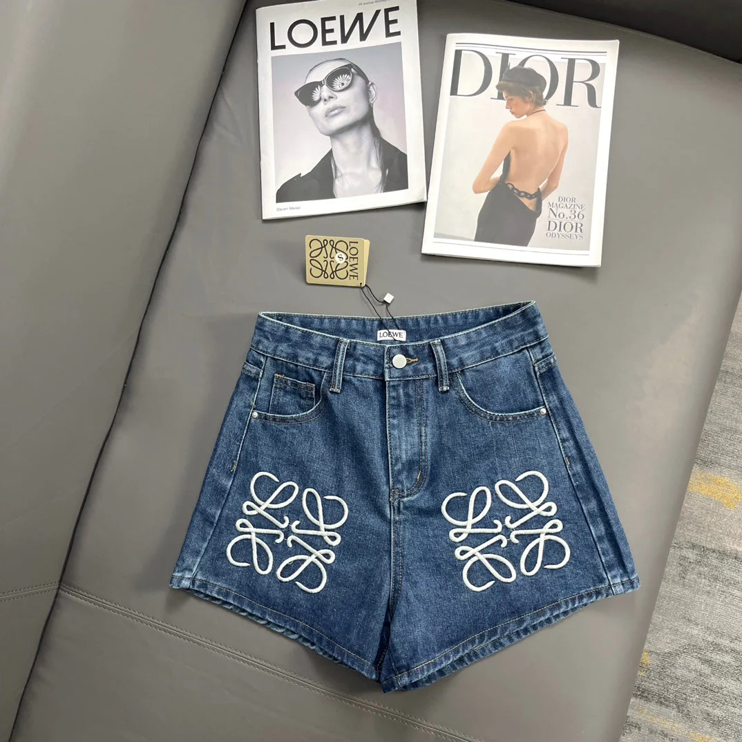 Embroidered denim shorts - Ultra-Collectible