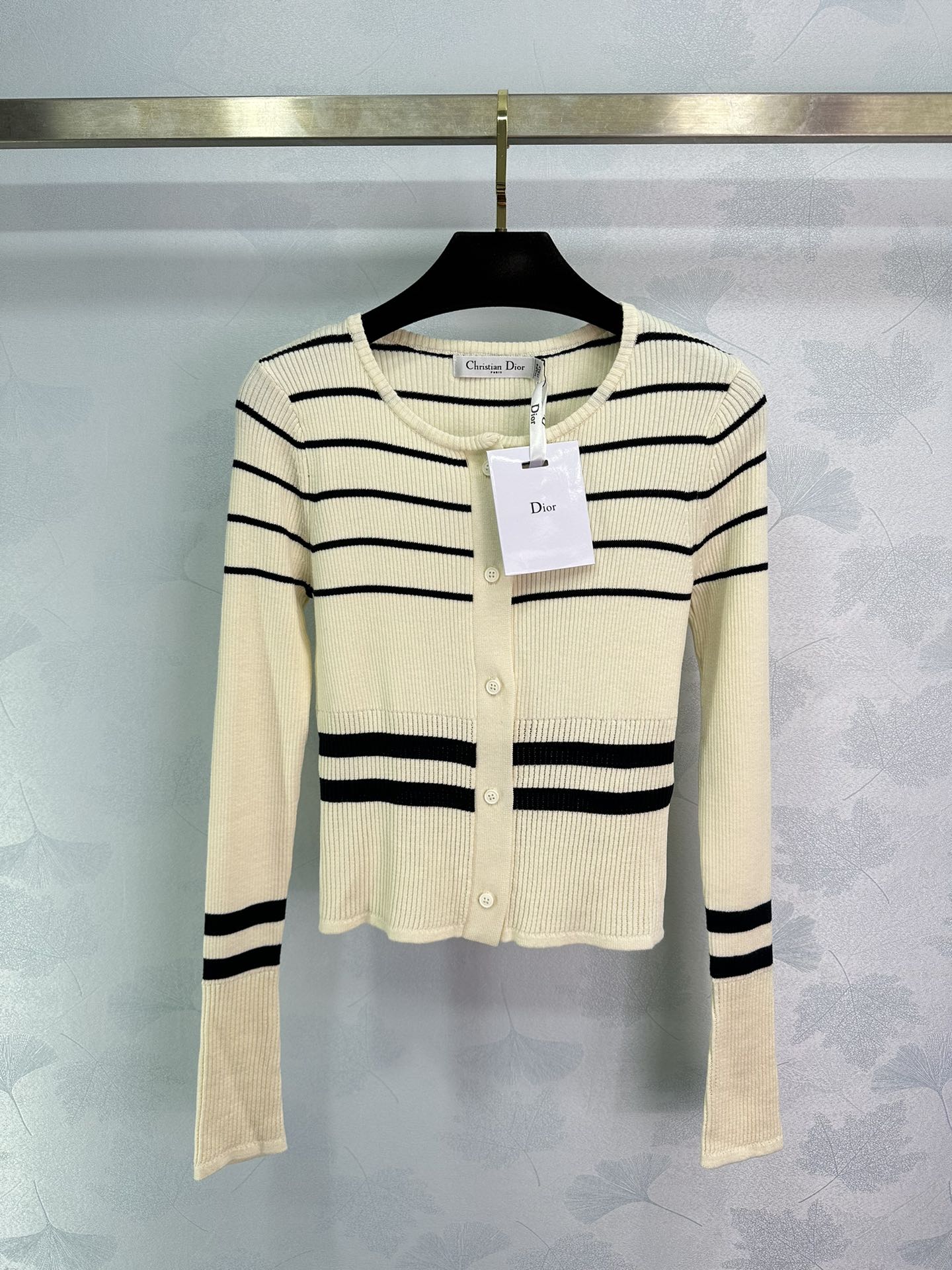 Minimalist striped knitted cardigan - Ultra-Collectible