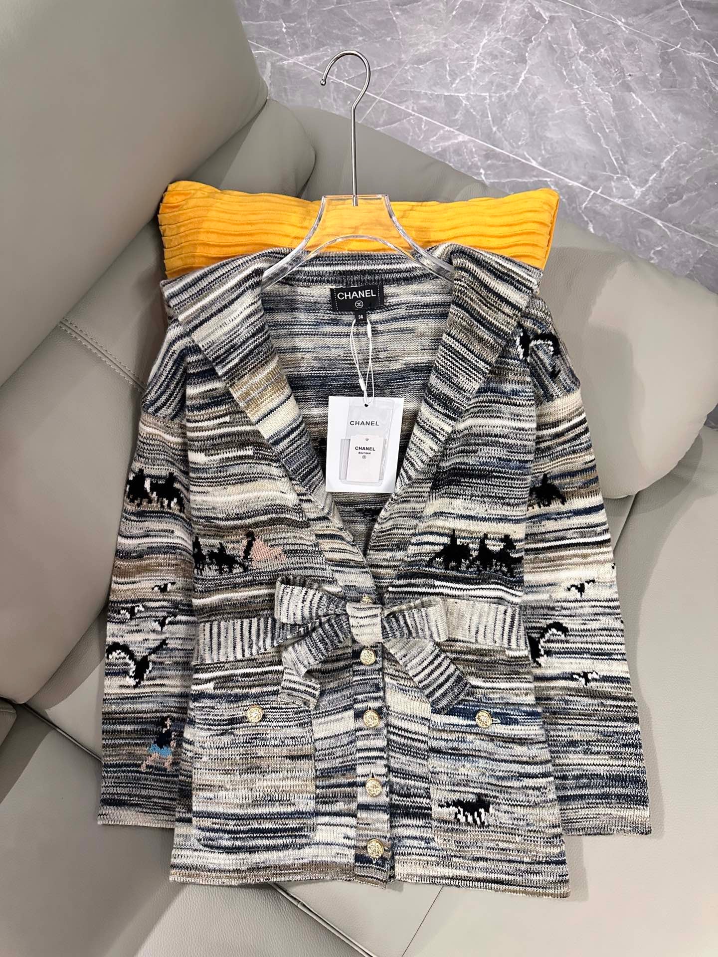 Stripe embroidery knit coat - Ultra-Collectible