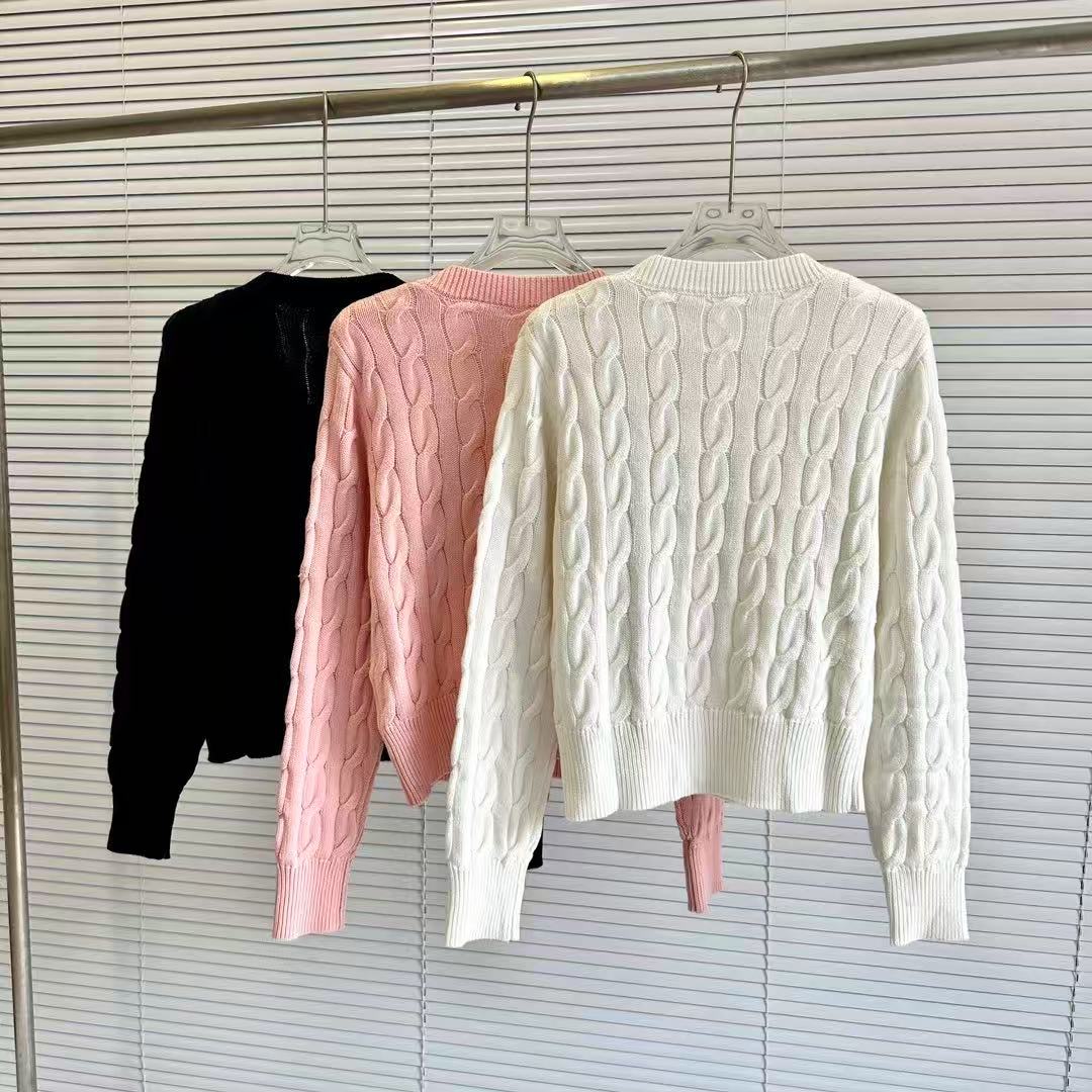 Twisted V-neck embroidered short sweater - Ultra-Collectible