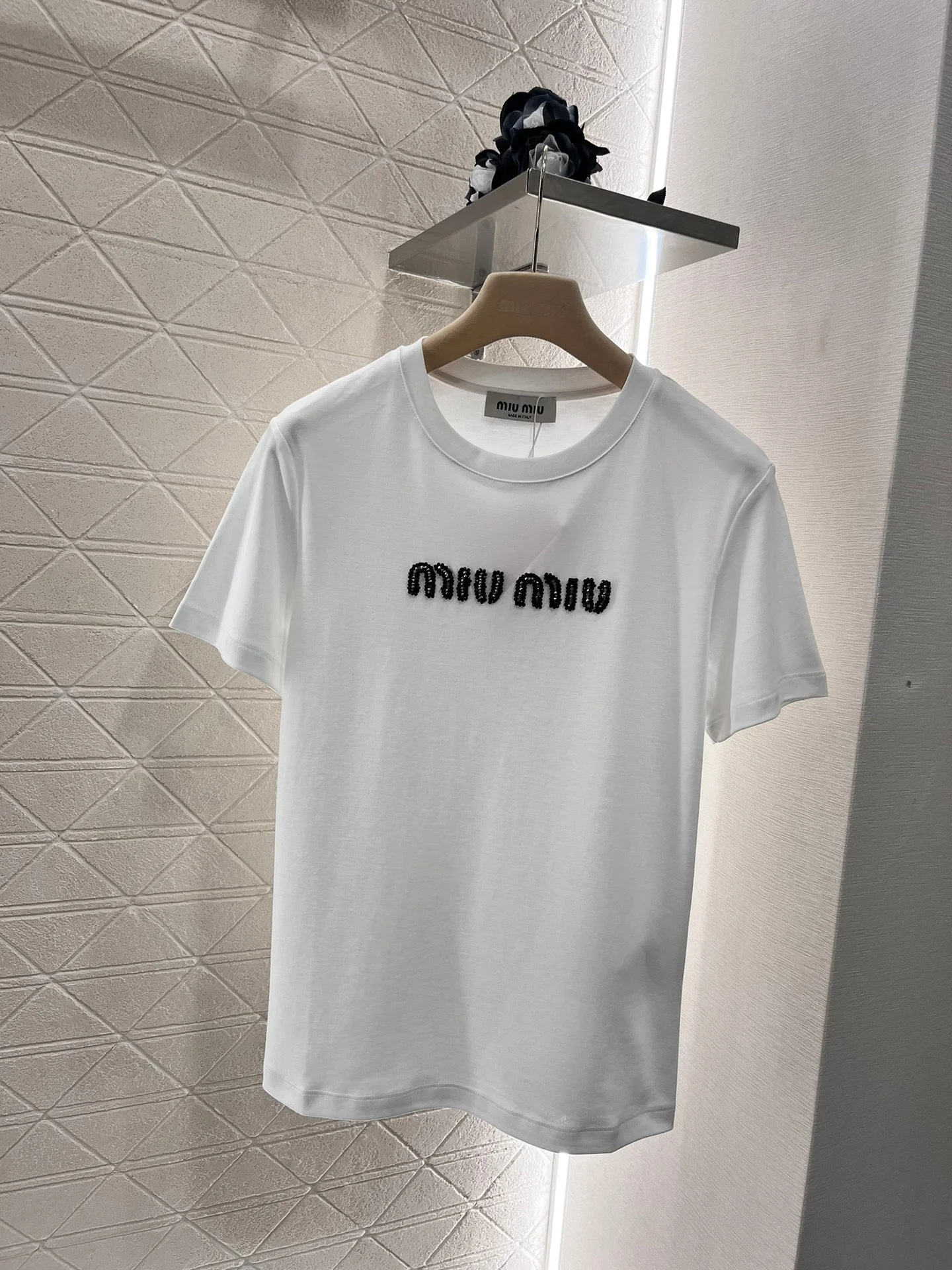 Round neck beaded embroidered T-shirt - Ultra-Collectible