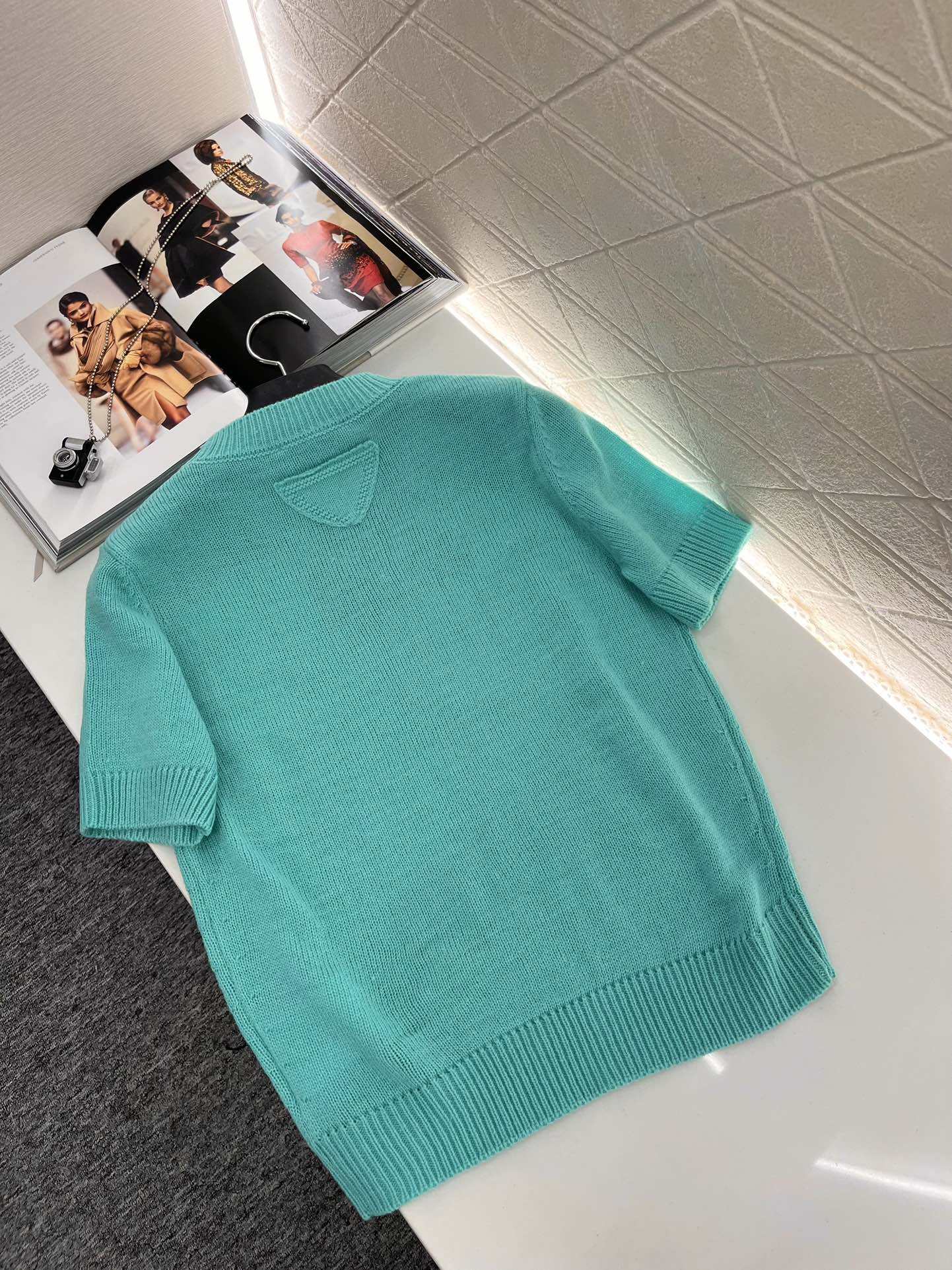 Solid color knitted crew neck short sleeves - Ultra-Collectible