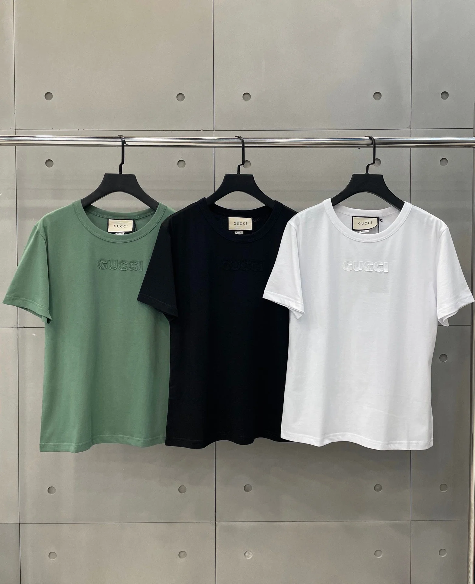 Simple three-dimensional patch embroidered letter pattern T-shirt - Ultra-Collectible