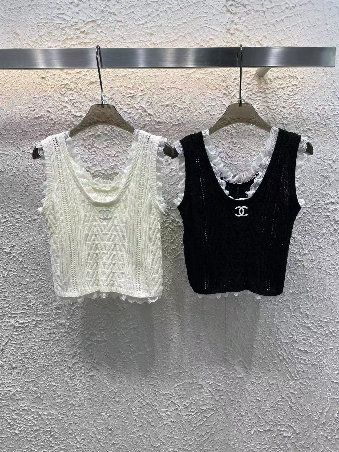 25 Spring New Arrival Lace Stitching Knitted Vest - Ultra-Collectible