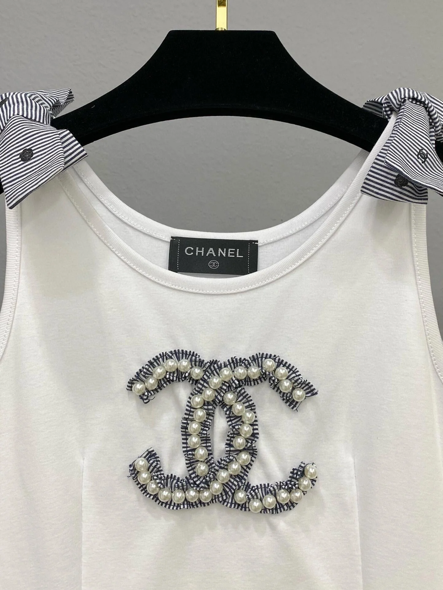 Beaded embroidered vest - Ultra-Collectible