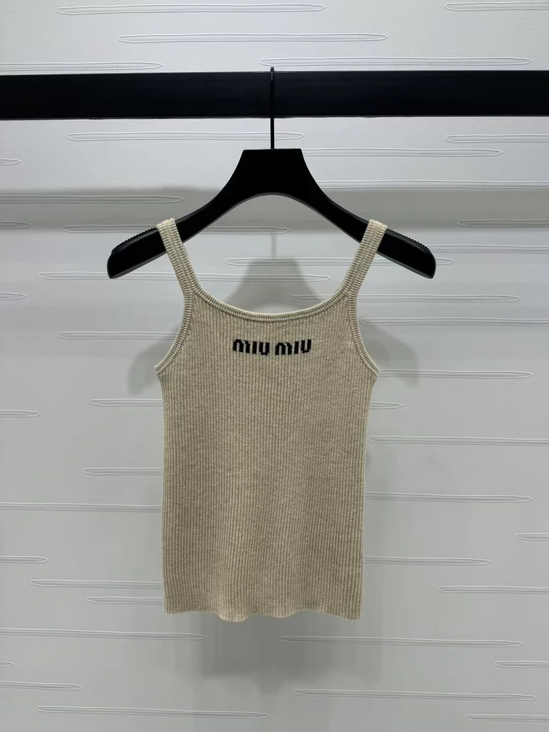 camisole knitted vest - Ultra-Collectible