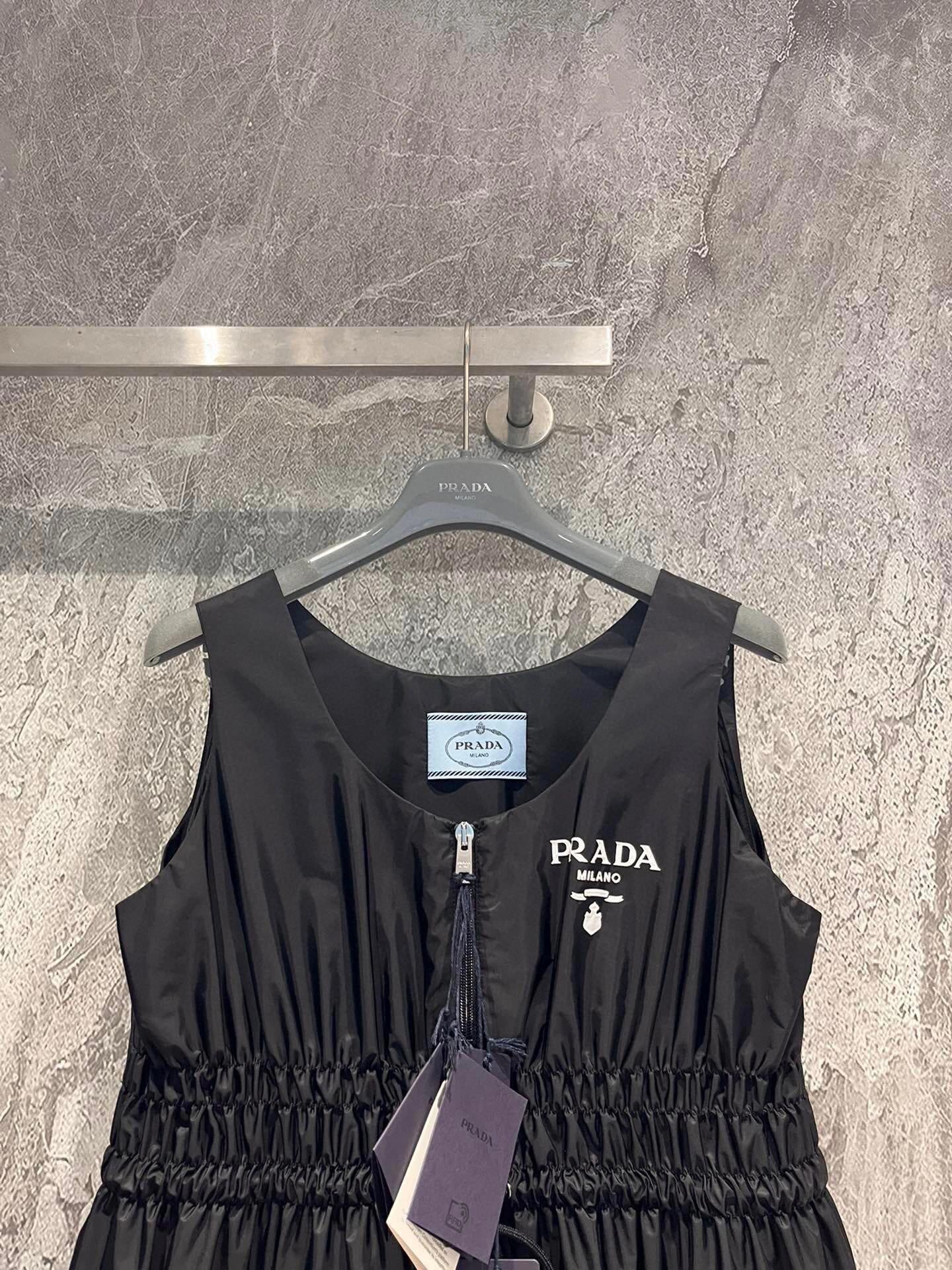 Sleeveless waist dress - Ultra-Collectible