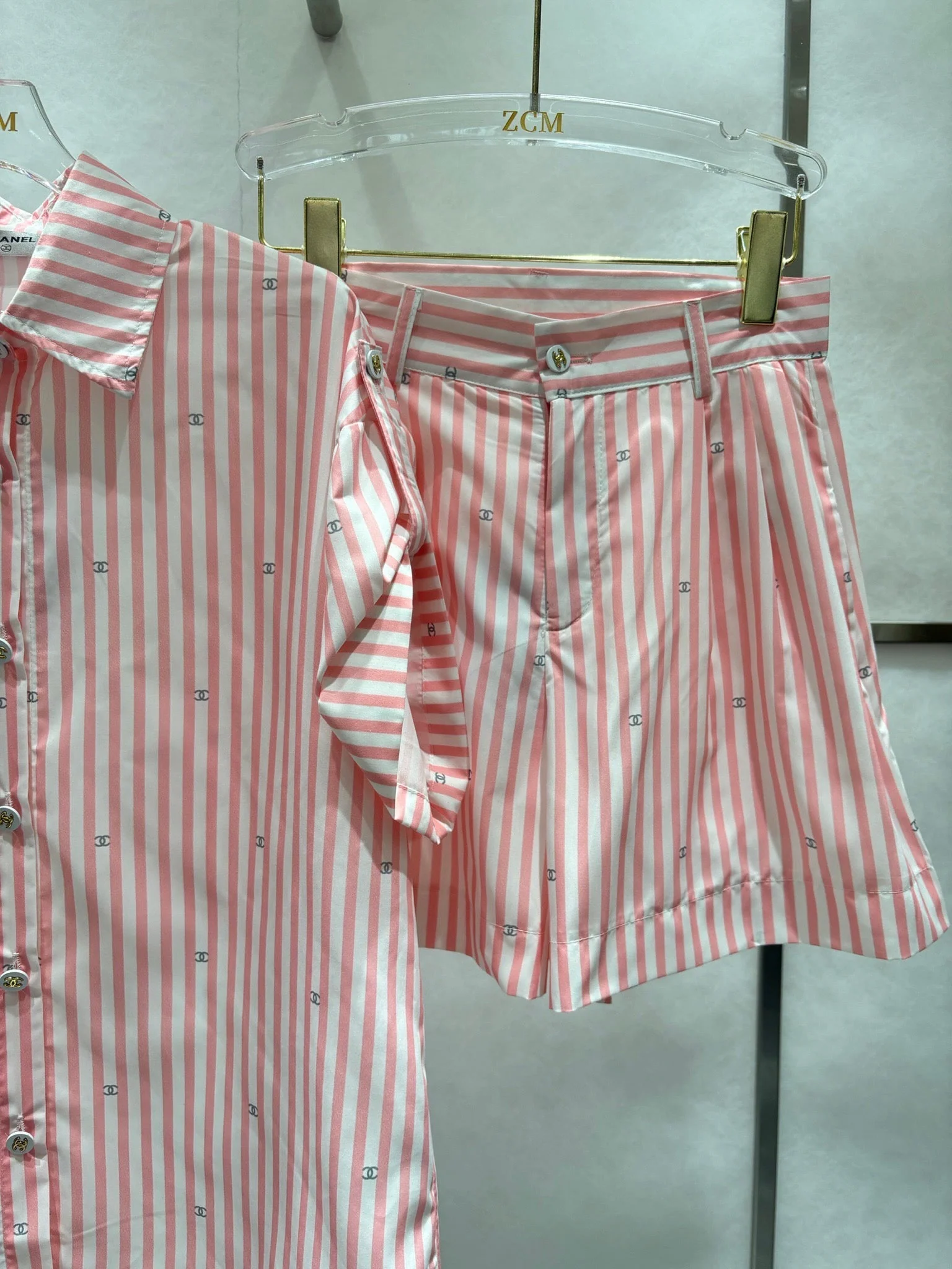 Striped shirt suit - Ultra-Collectible