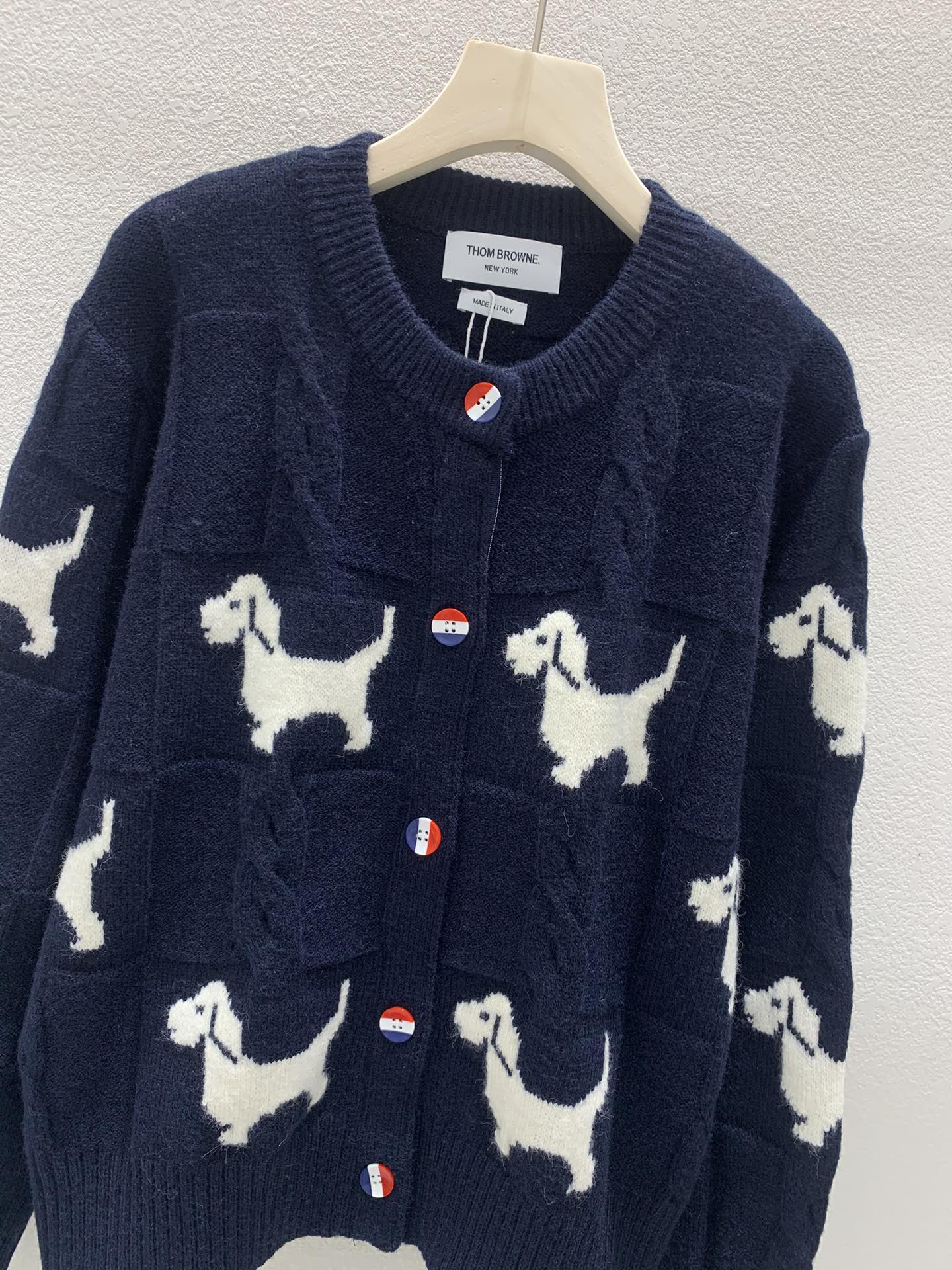 Puppy print knitted crew neck cardigan - Ultra-Collectible