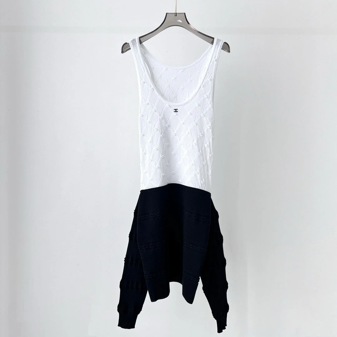 Contrast color vest dress - Ultra-Collectible