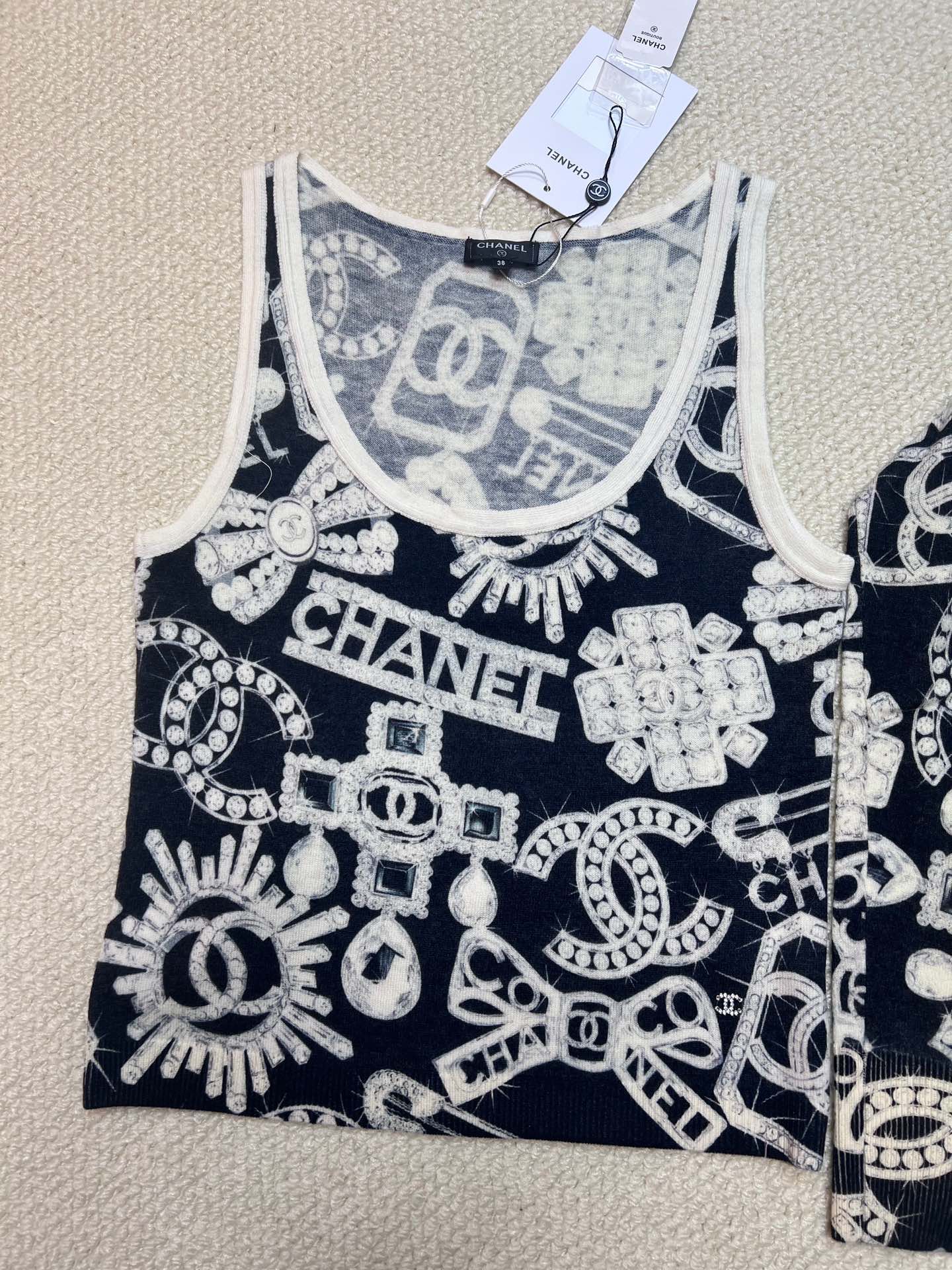 diamond print vest - Ultra-Collectible
