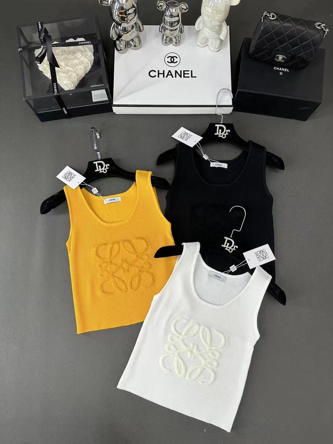 Knitted logo vest - Ultra-Collectible