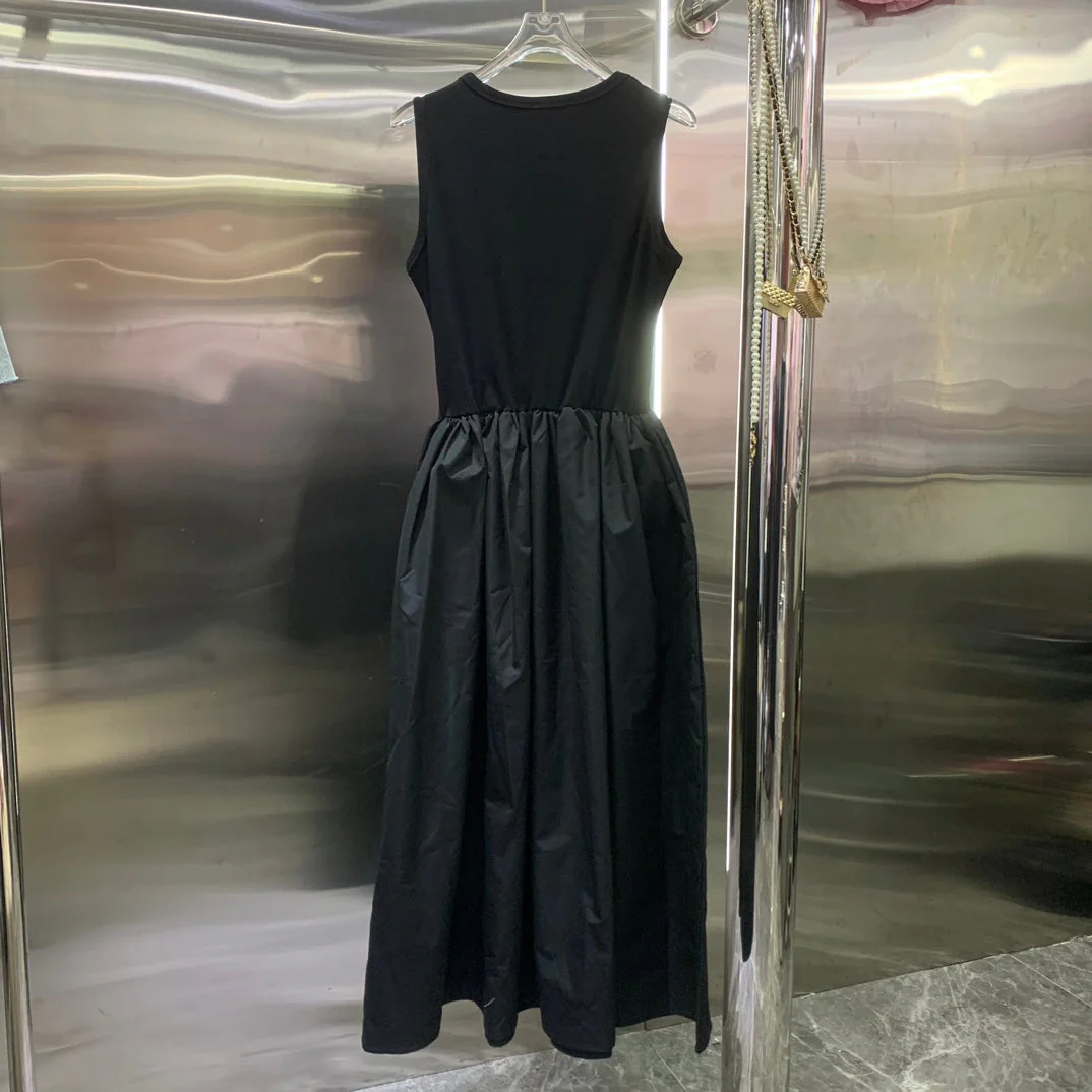 Simple vest dress - Ultra-Collectible