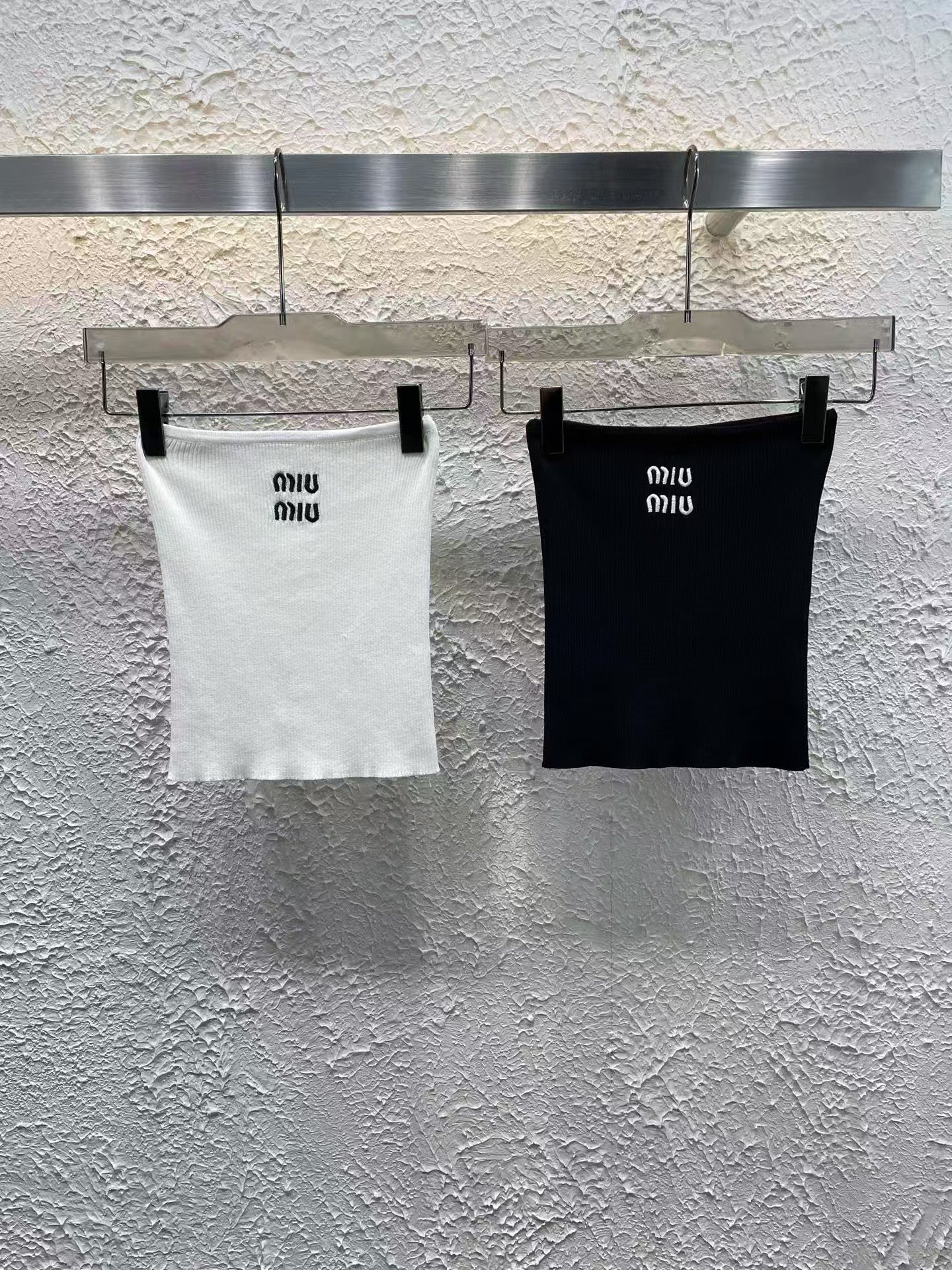 25Spring new embroidered letter knitted tube top - Ultra-Collectible