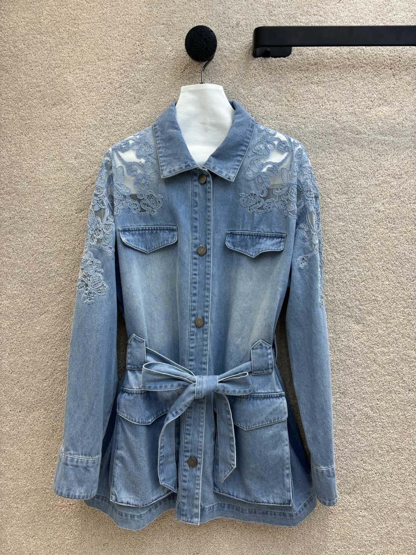 New arrival lace patchwork denim jacket - Ultra-Collectible