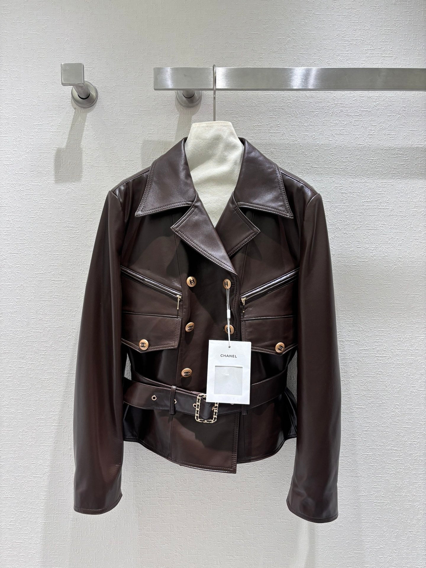 Waisted leather jacket - Ultra-Collectible