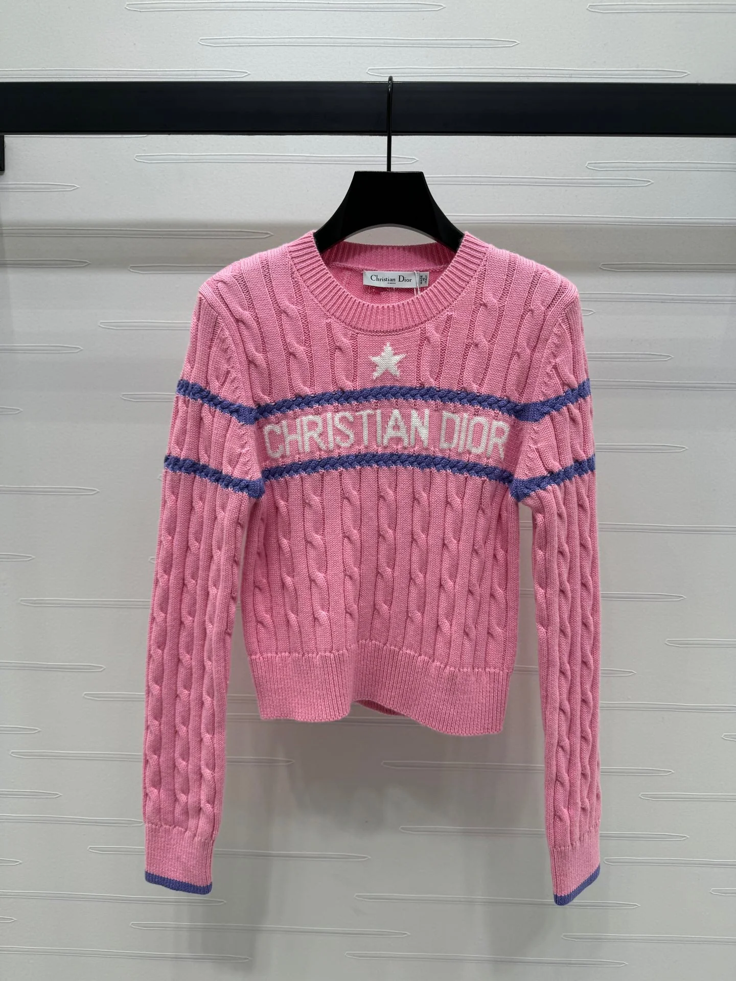 Contrast color cable knit long sleeve sweater - Ultra-Collectible