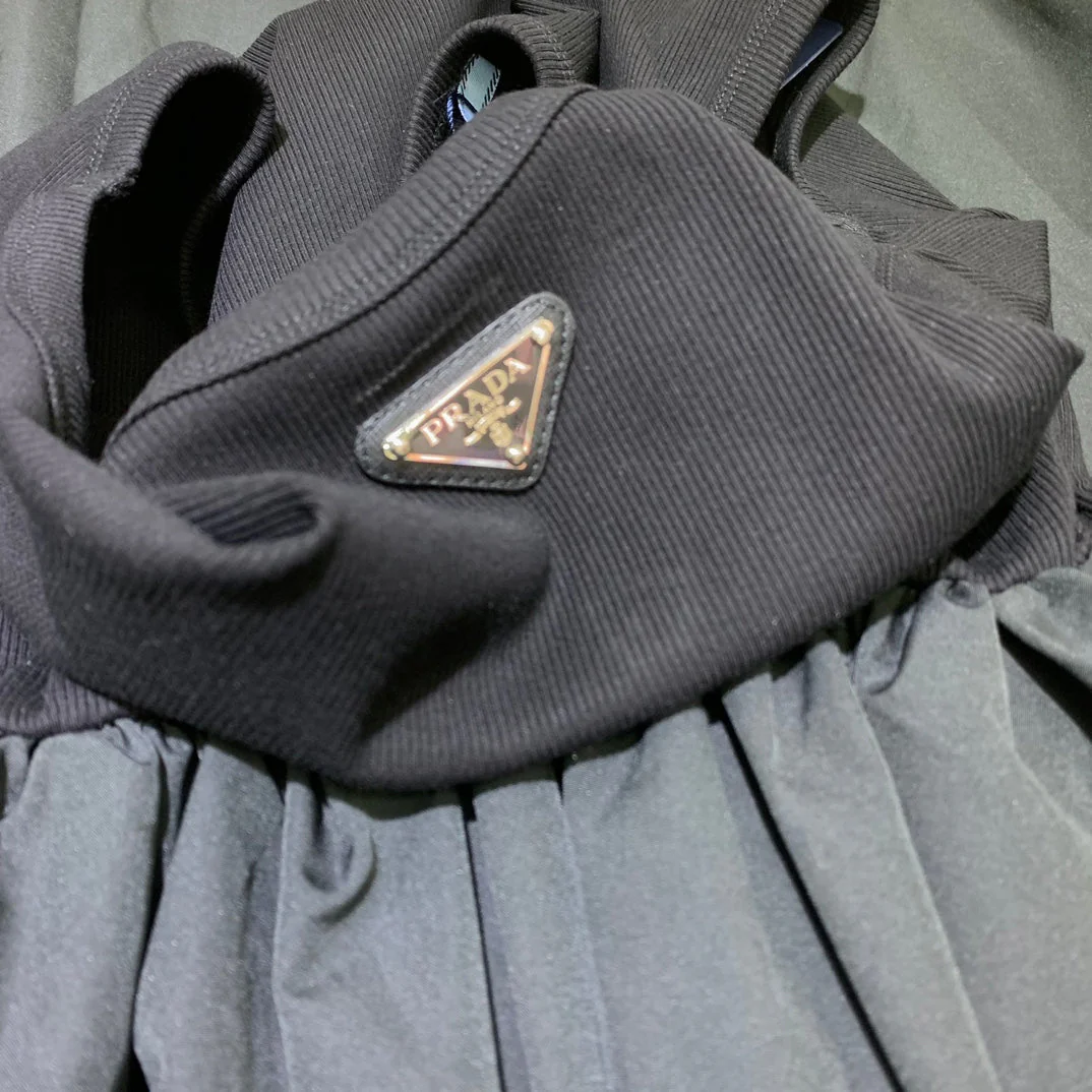 Simple vest dress - Ultra-Collectible