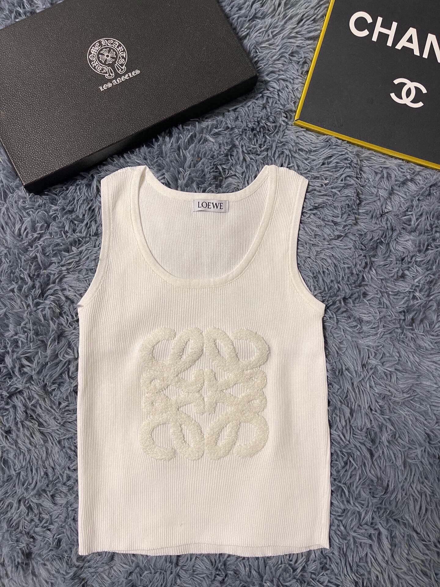 New simple 3D logo printed vest - Ultra-Collectible
