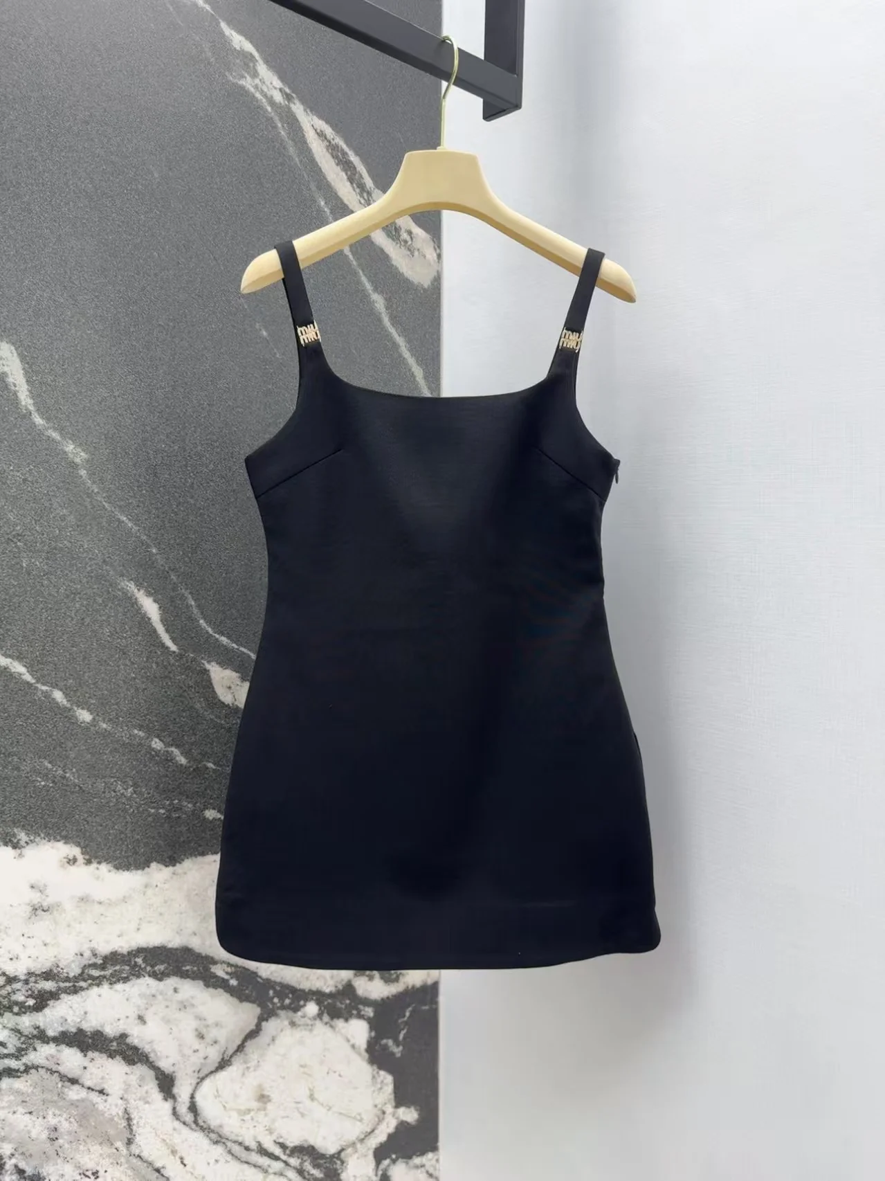 Spring and summer new arrival letter metal decorative sling - Ultra-Collectible