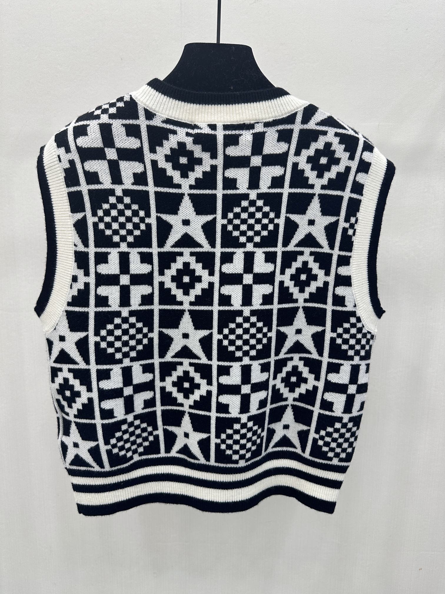 geometric knitted vest - Ultra-Collectible