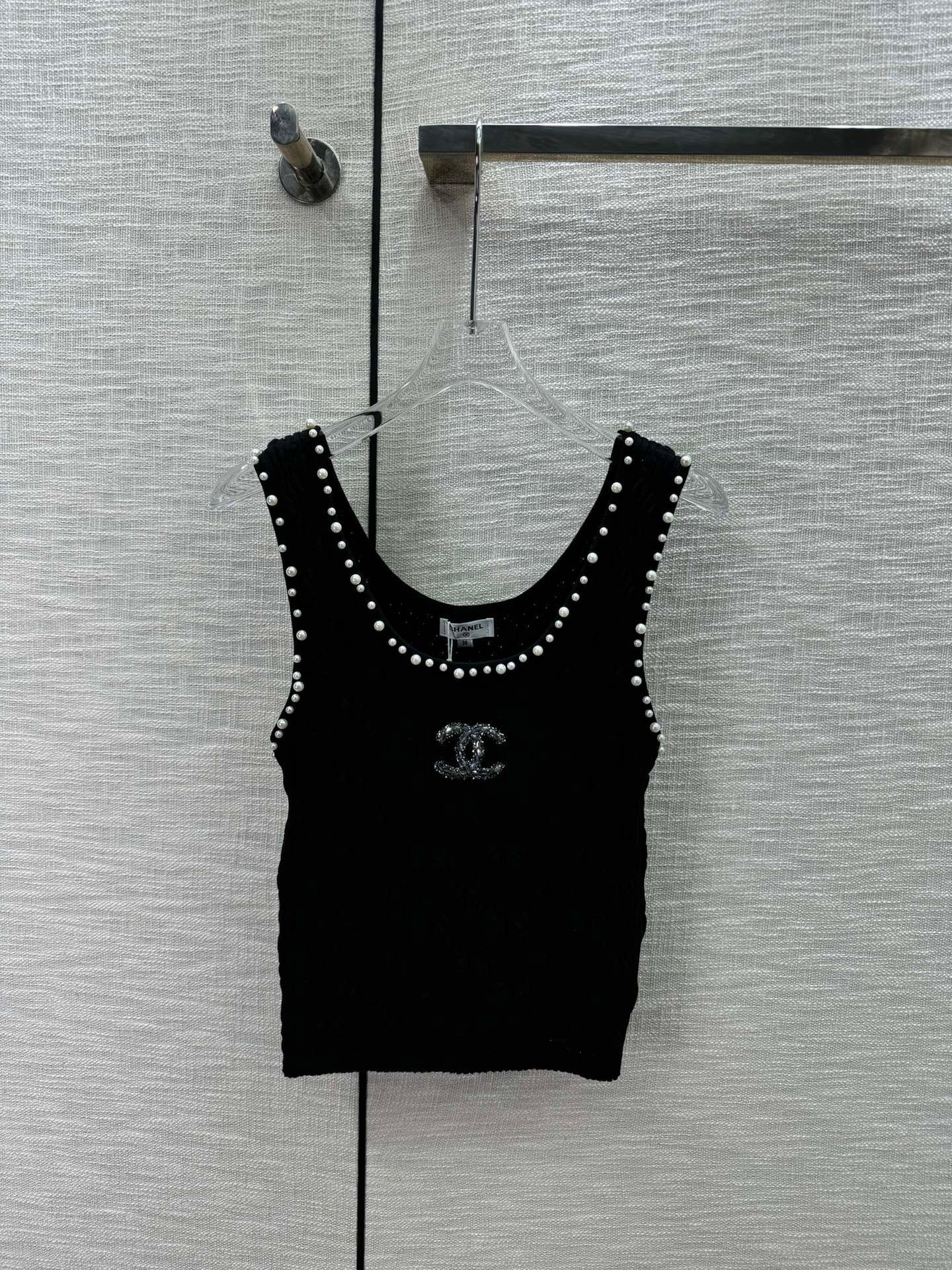 Pearl embellished light vest - Ultra-Collectible