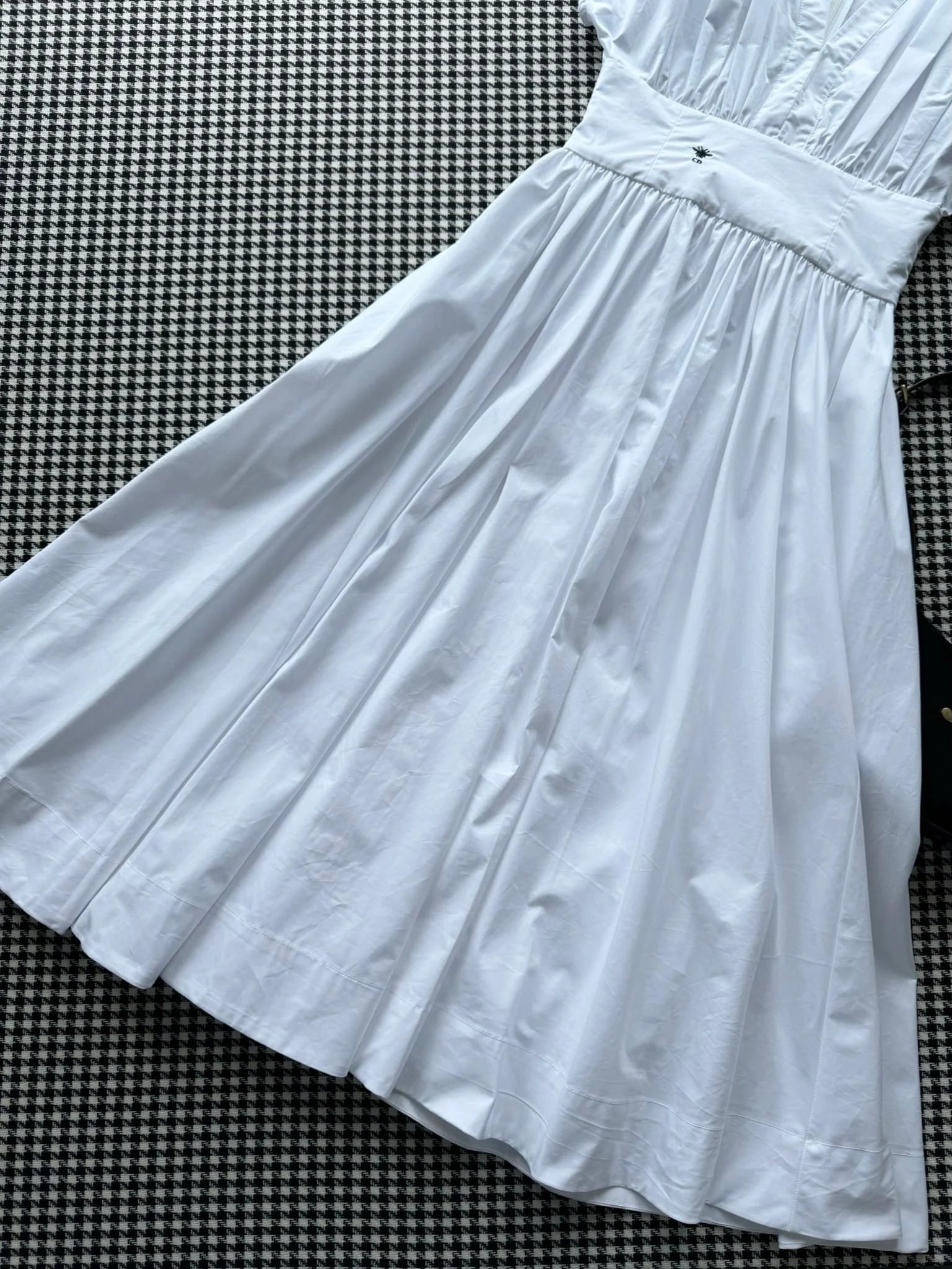 White waisted skirt dress - Ultra-Collectible