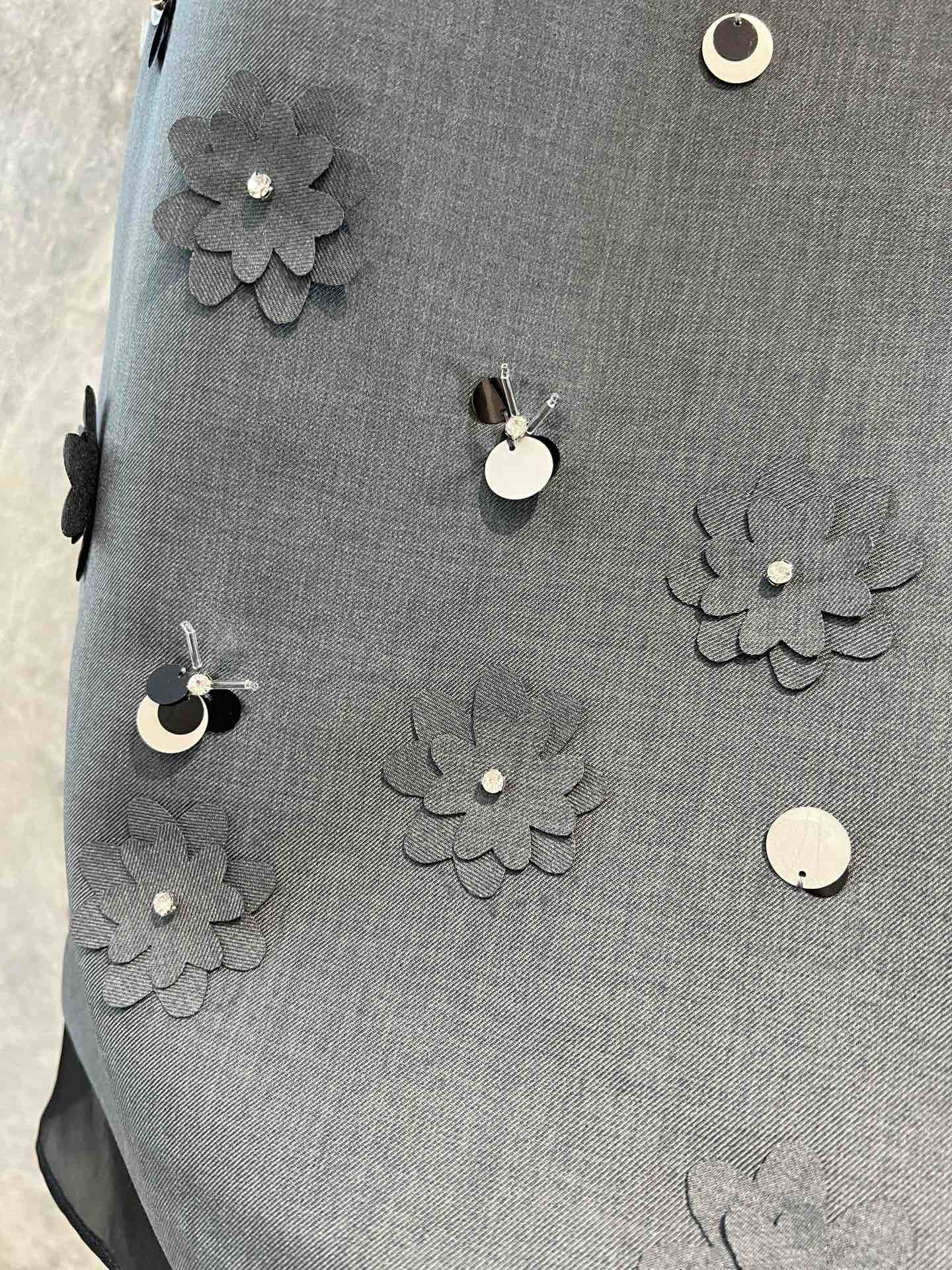 Simple sleeveless vest dress - Ultra-Collectible