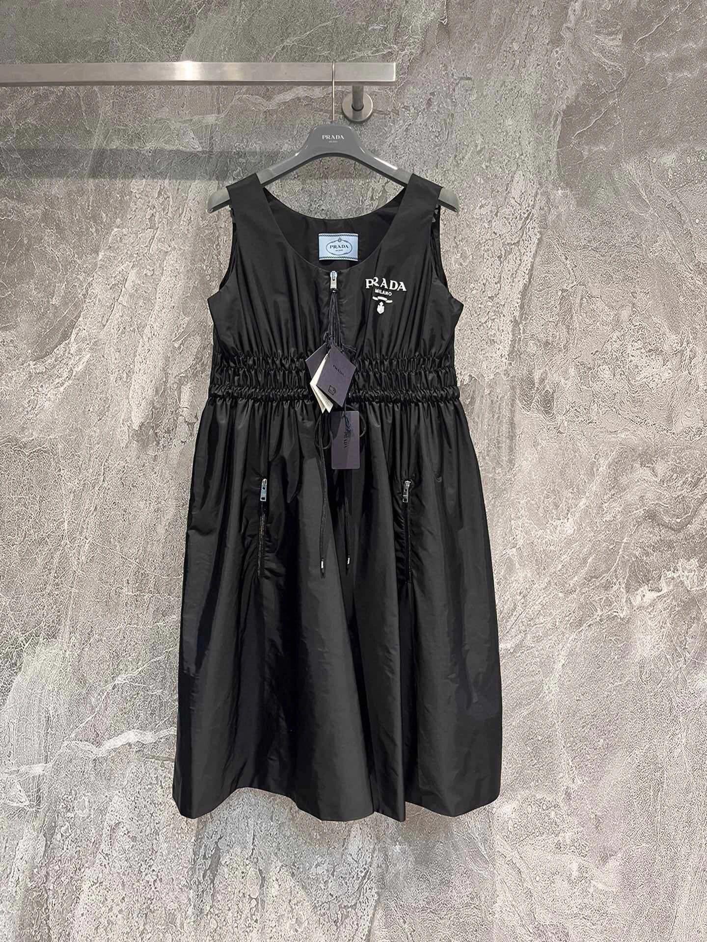 Sleeveless waist dress - Ultra-Collectible