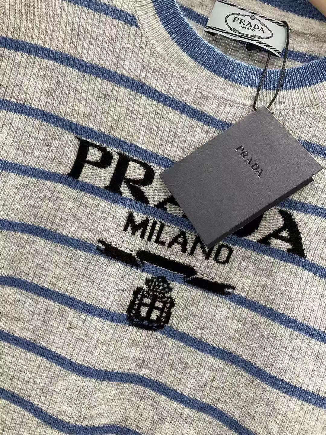 Striped knit short sleeves - Ultra-Collectible