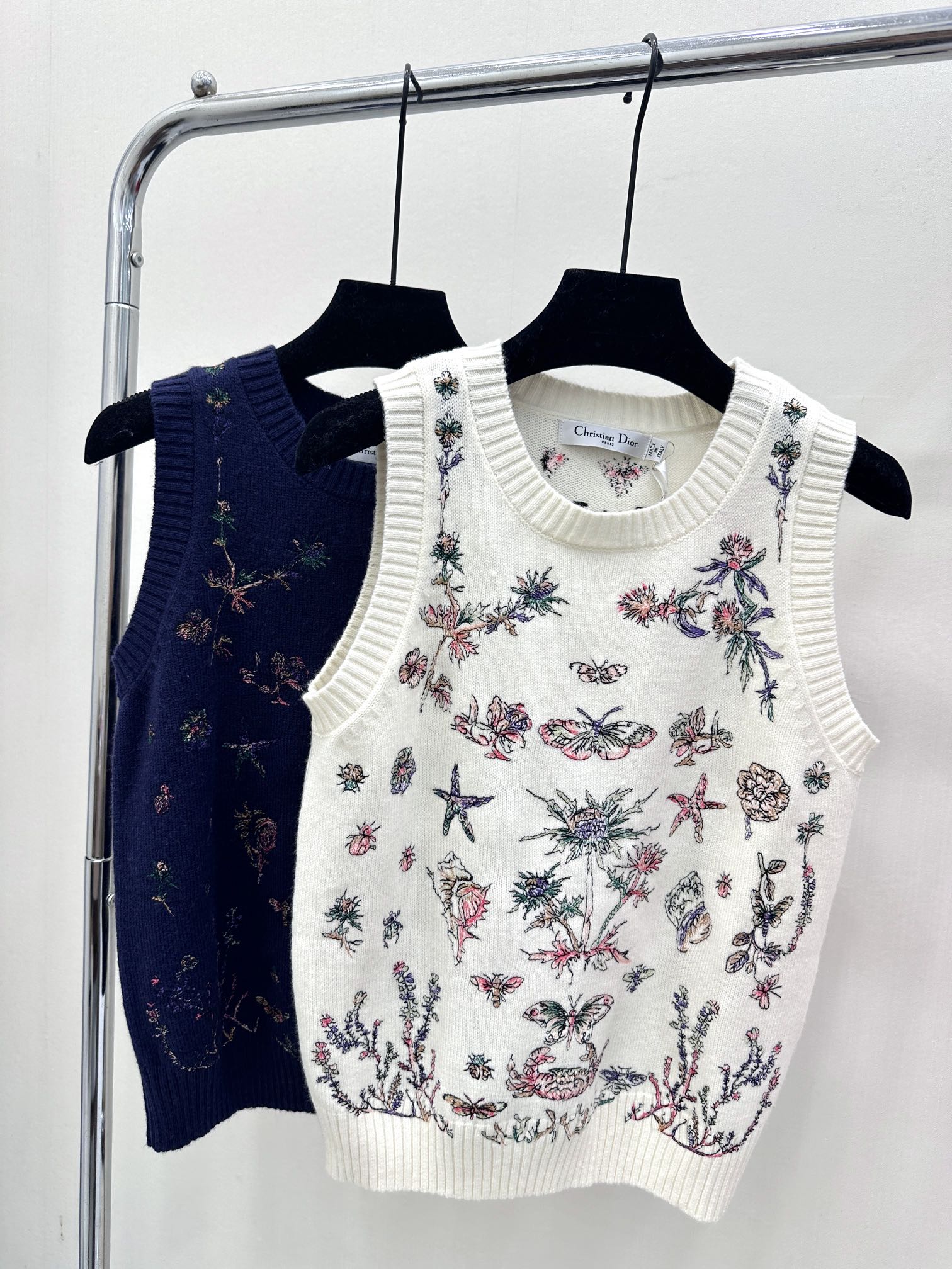 Floral vest - Ultra-Collectible