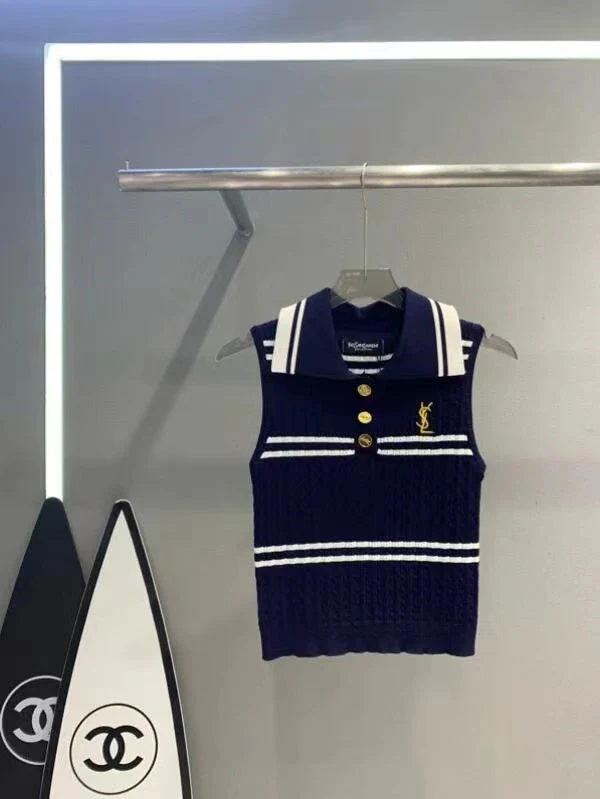 Knitted slim vest - Ultra-Collectible