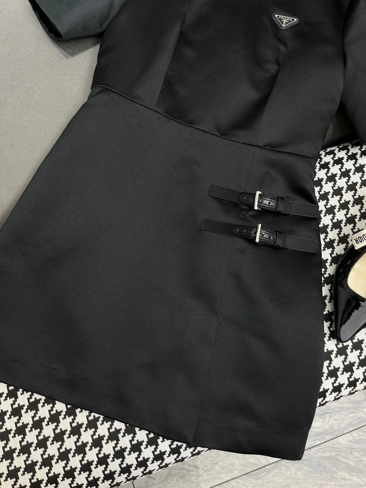 half sleeve dress - Ultra-Collectible