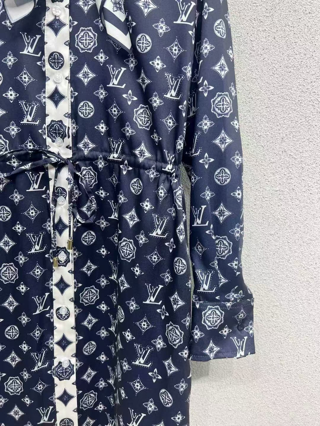 25SS early spring new classic presbyopic letter print stand collar drawstring dress - Ultra-Collectible