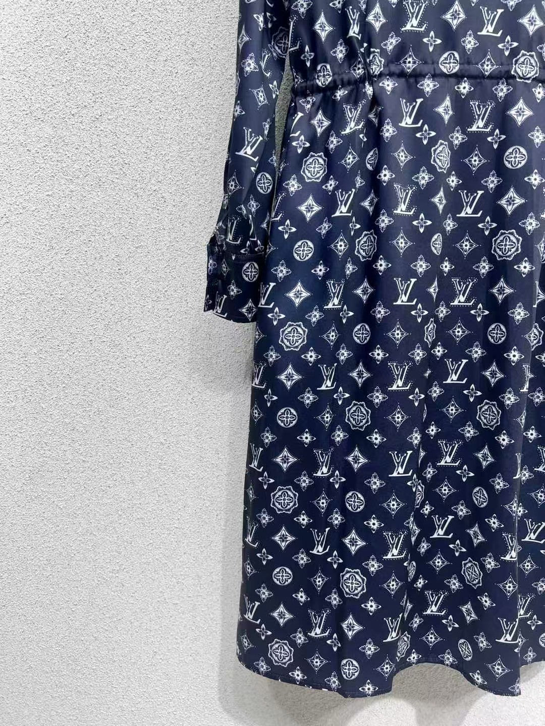 25SS early spring new classic presbyopic letter print stand collar drawstring dress - Ultra-Collectible